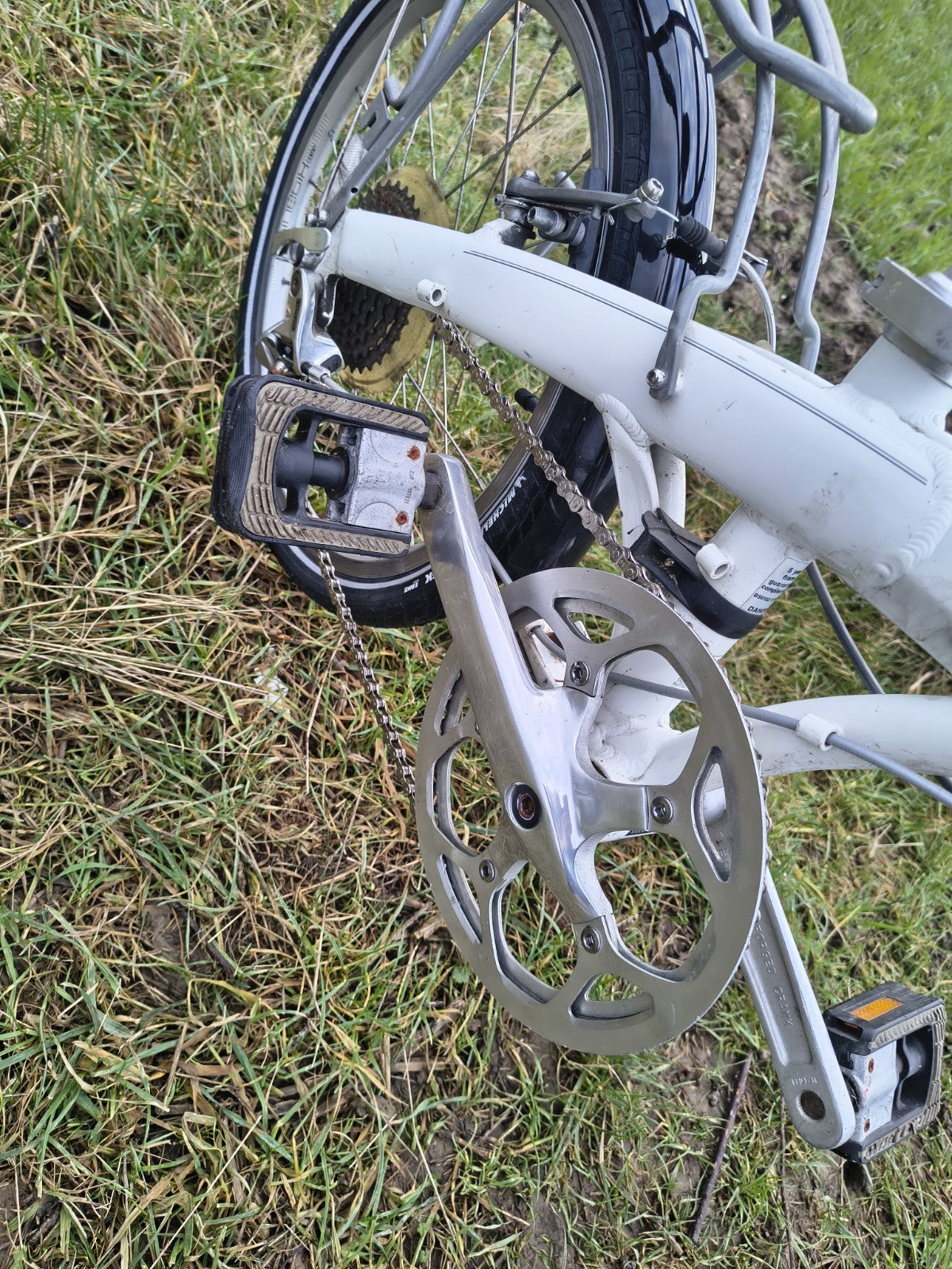 Dahon Mu P8 Folding Bike Cycle White Aluminium Frame 8 Speed 20" Wheel Serviced