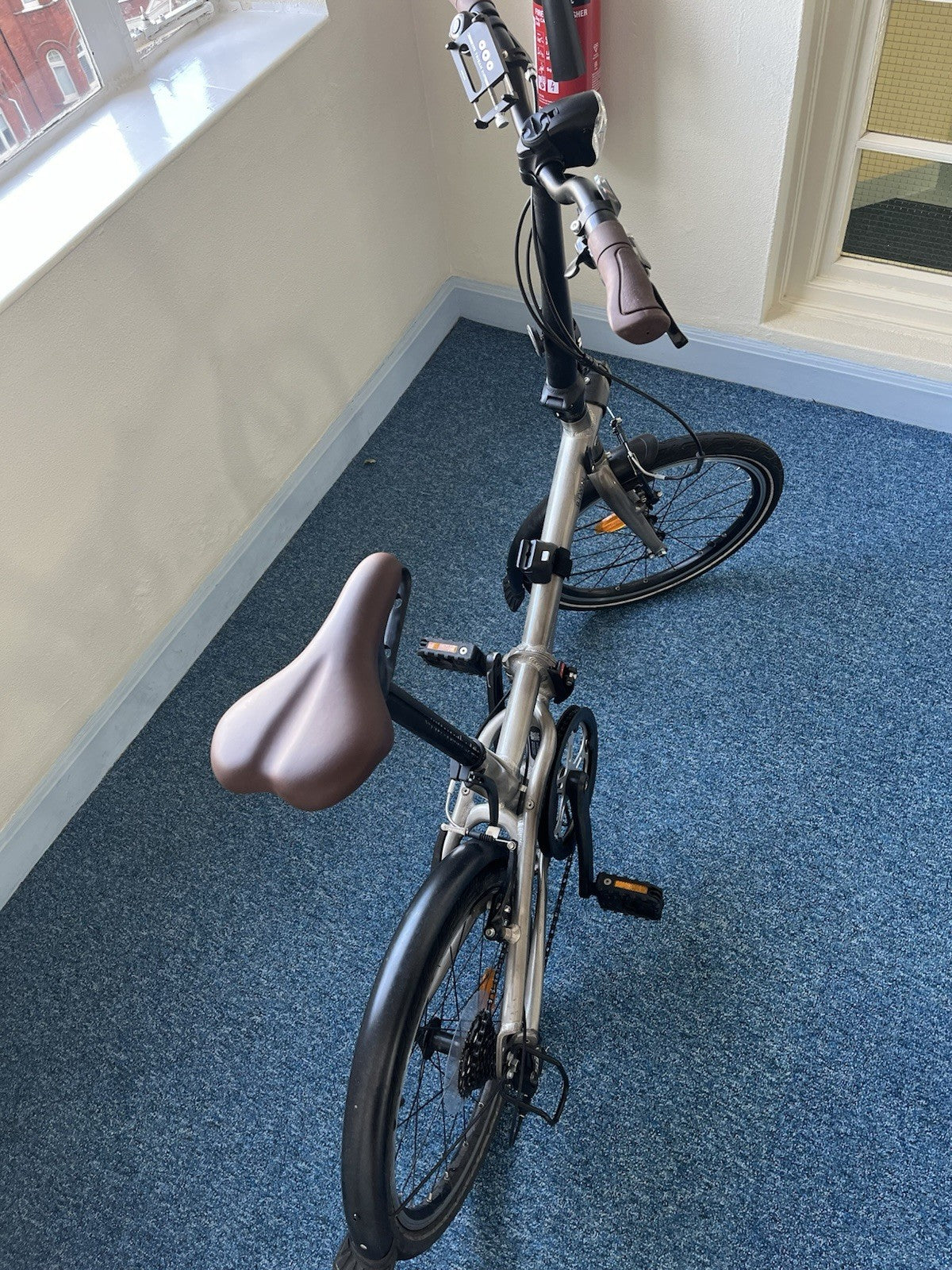 B’TWIN 560 Fold Bike 20in 9-Speed - includes lights, phone holder and pump