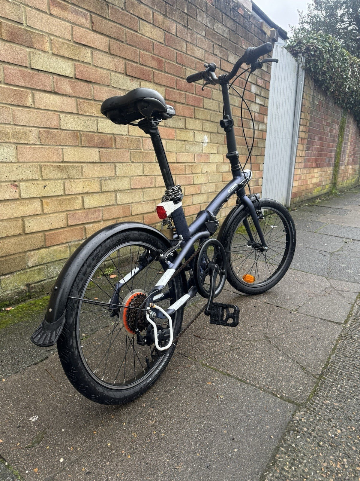 BTWIN Folding Bike 20″ | Urban Commuter Bicycle | 6-Speed Bike | Great for City