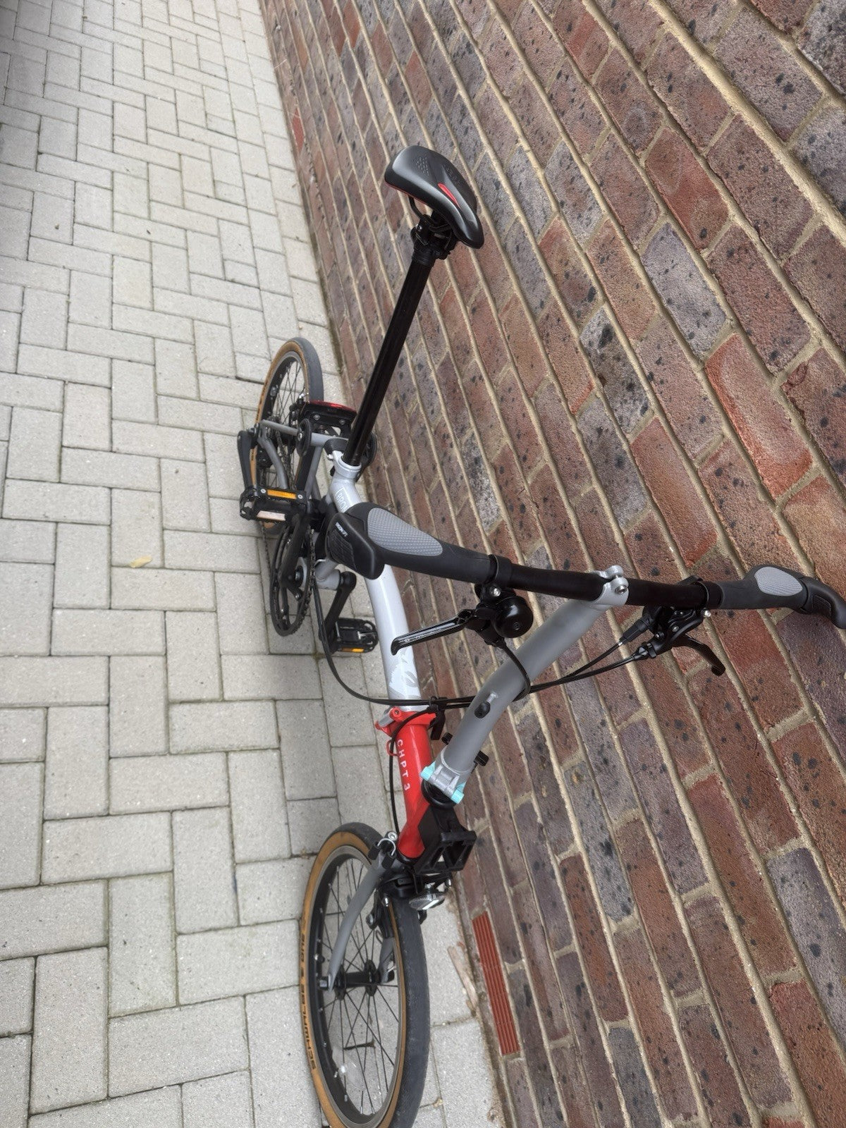 Brompton CHPT3 Folding Bike 16in M 2-Speed Derailleur Rim Brake Grey/Red