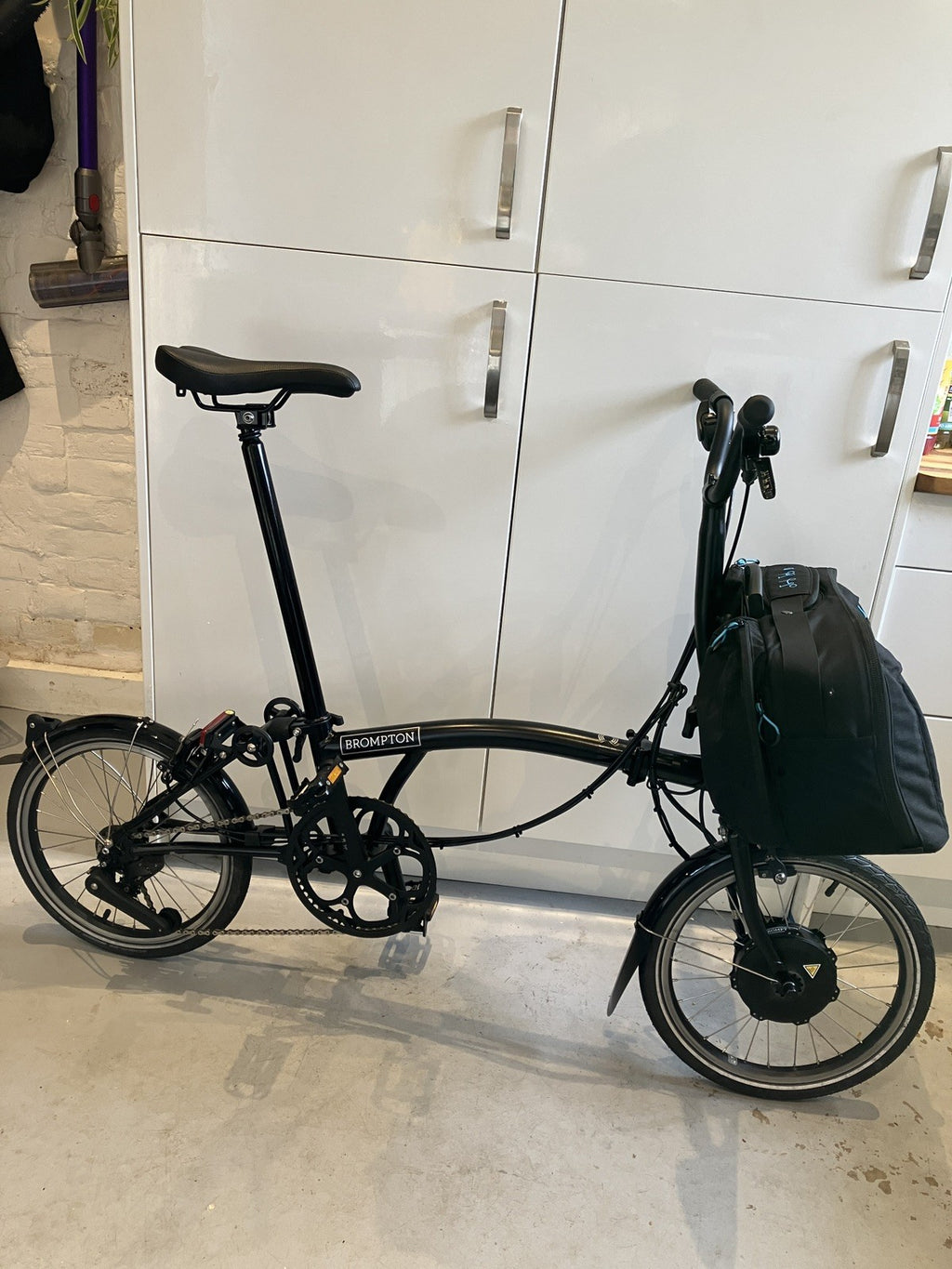 Brompton Electric C Line 4 Speed Folding Bike 2025  +  large bag. Can deliver.
