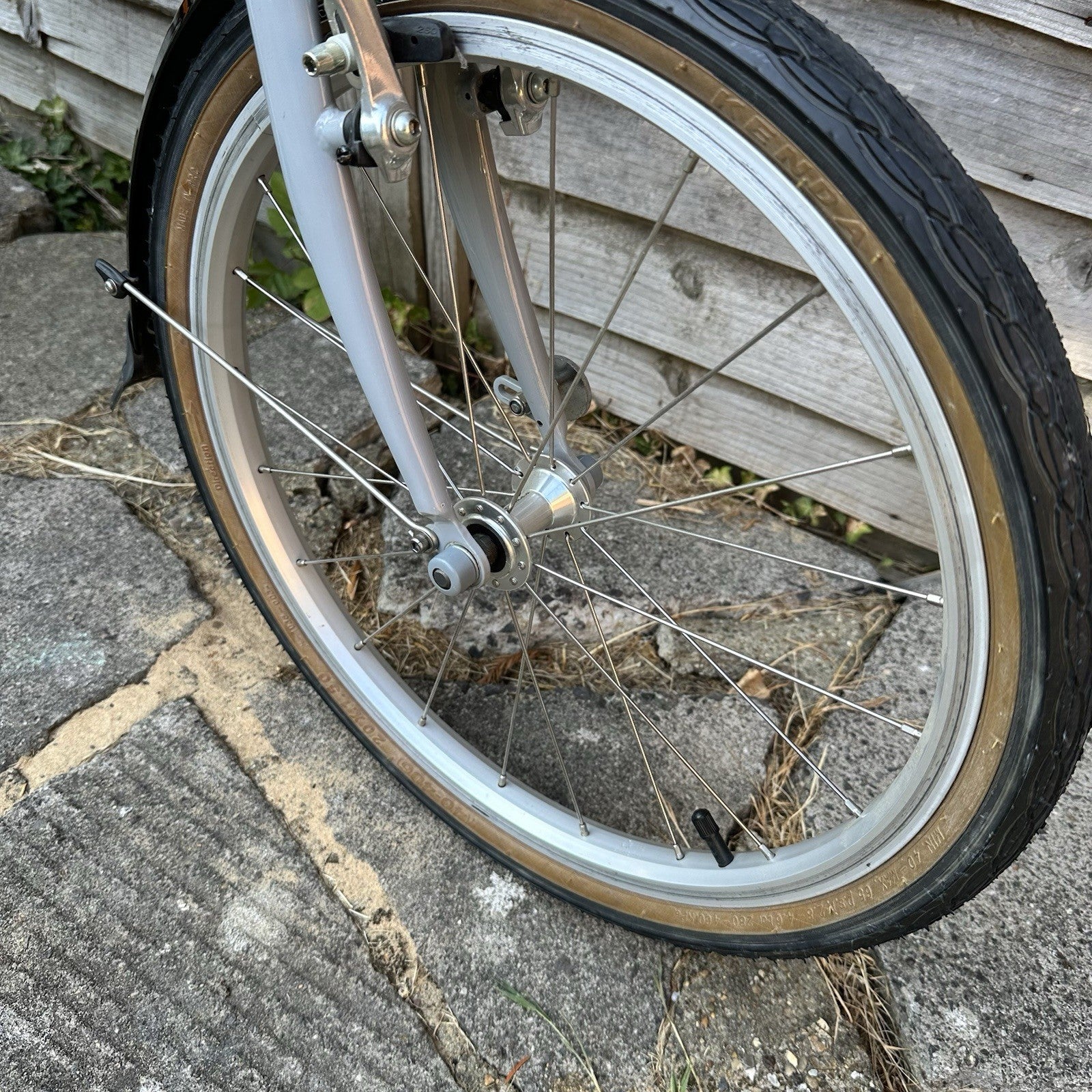 Dahon Vitesse Grey Folding Bike 20 Wheels 7 SPD Fantastic Condition Great Price