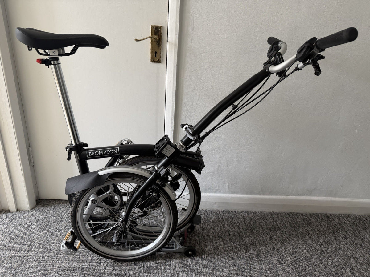 Brompton C Line H6R (6 Speed) folding bicycle - Black (MINT CONDITION!)