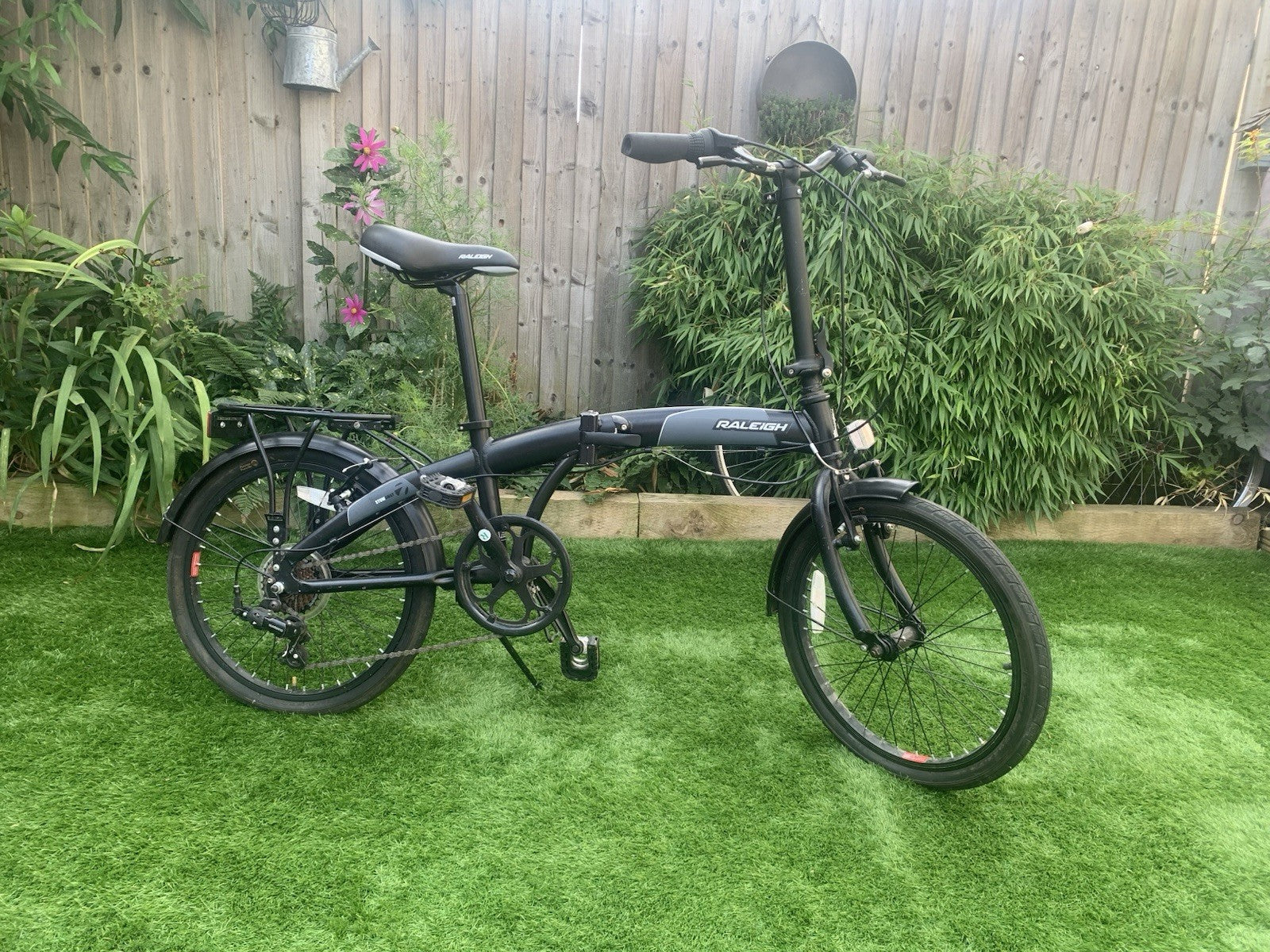 Raleigh Stowaway 20 inch folding bike