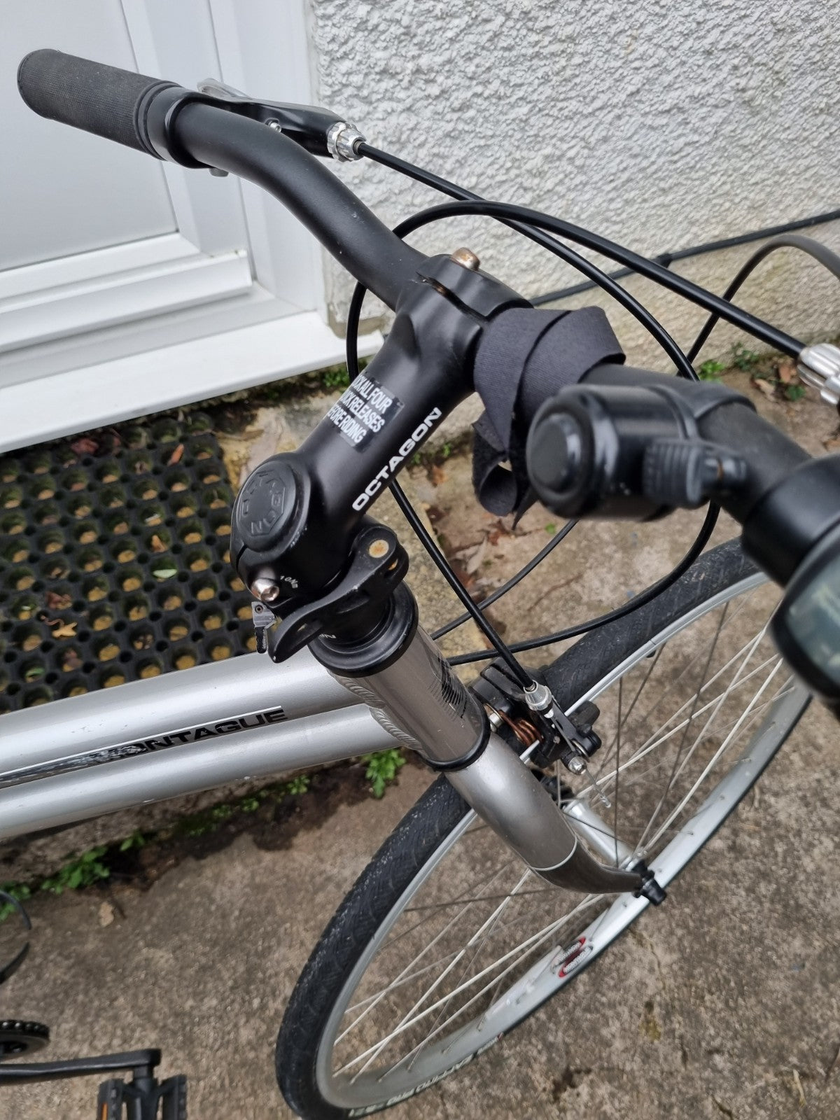 Montague Urban folding bicycle with full size wheels. Silver excellent condition