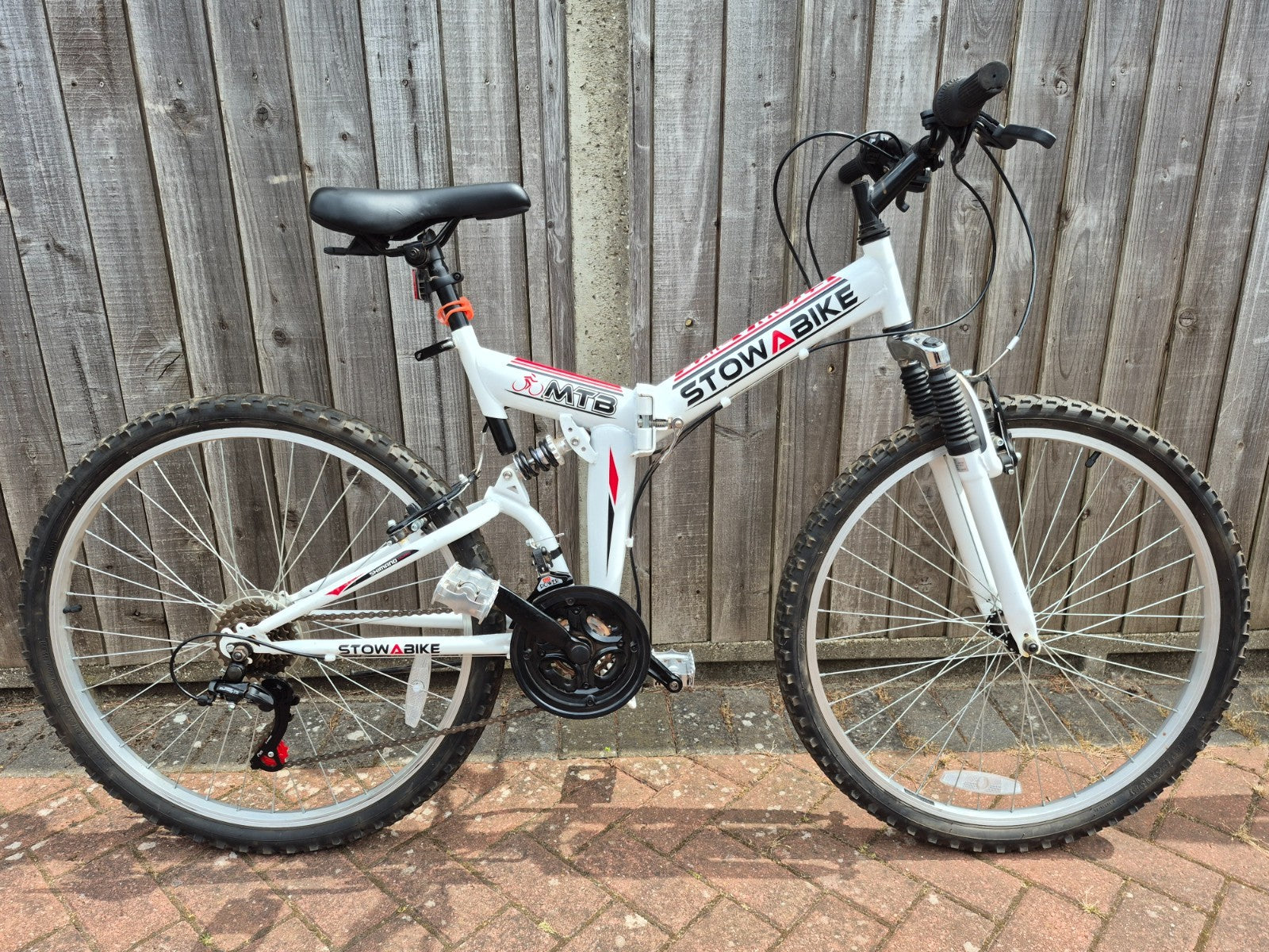 Stowabike MTB Folding Bike 26'' - 18 Speed Shimano; Dual Shocks; Folding Pedals
