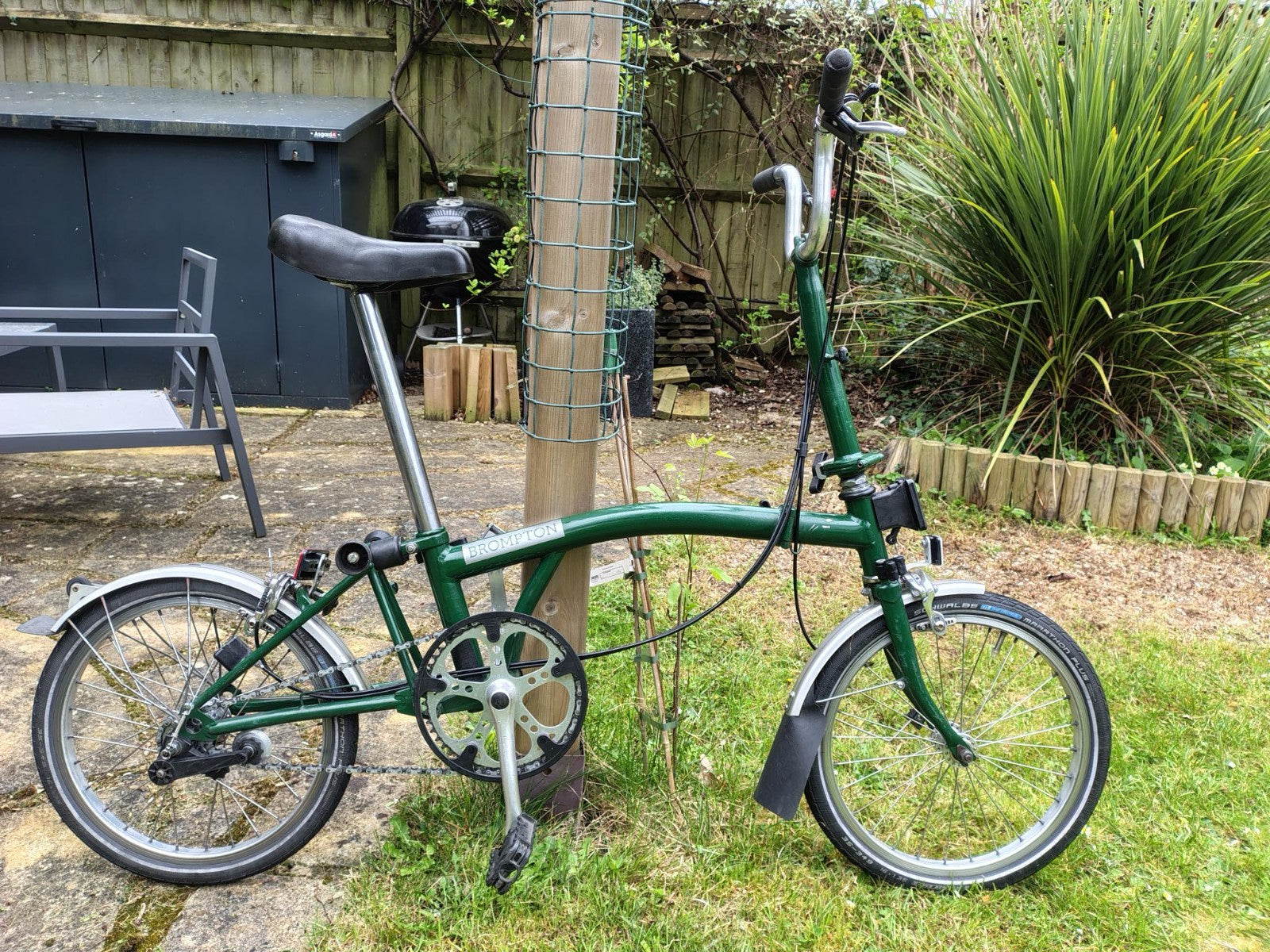 Brompton folding bike 3 speed - racing green - very good condition
