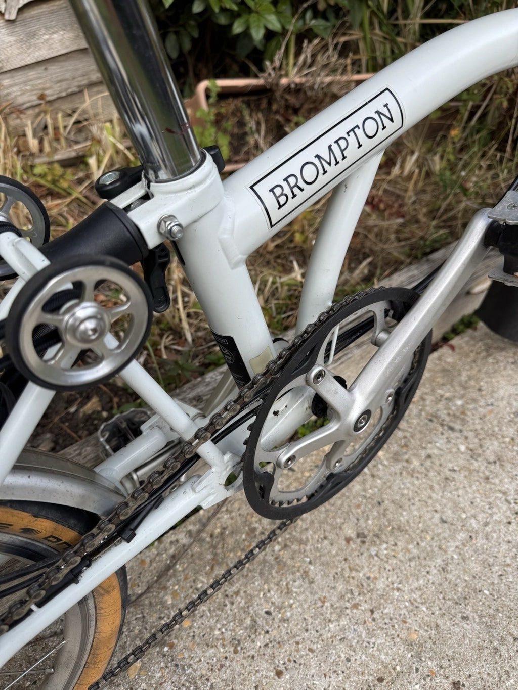 Brompton Folding Bike 16in White S6R Frame 6 Speed Hub Gears Mudguards