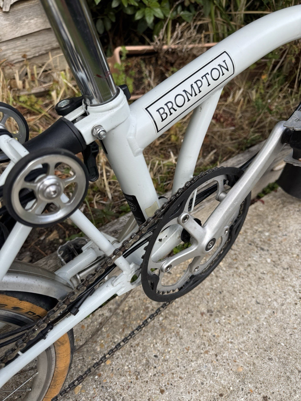 Brompton Folding Bike 16in White S6R Frame 6 Speed Hub Gears Mudguards