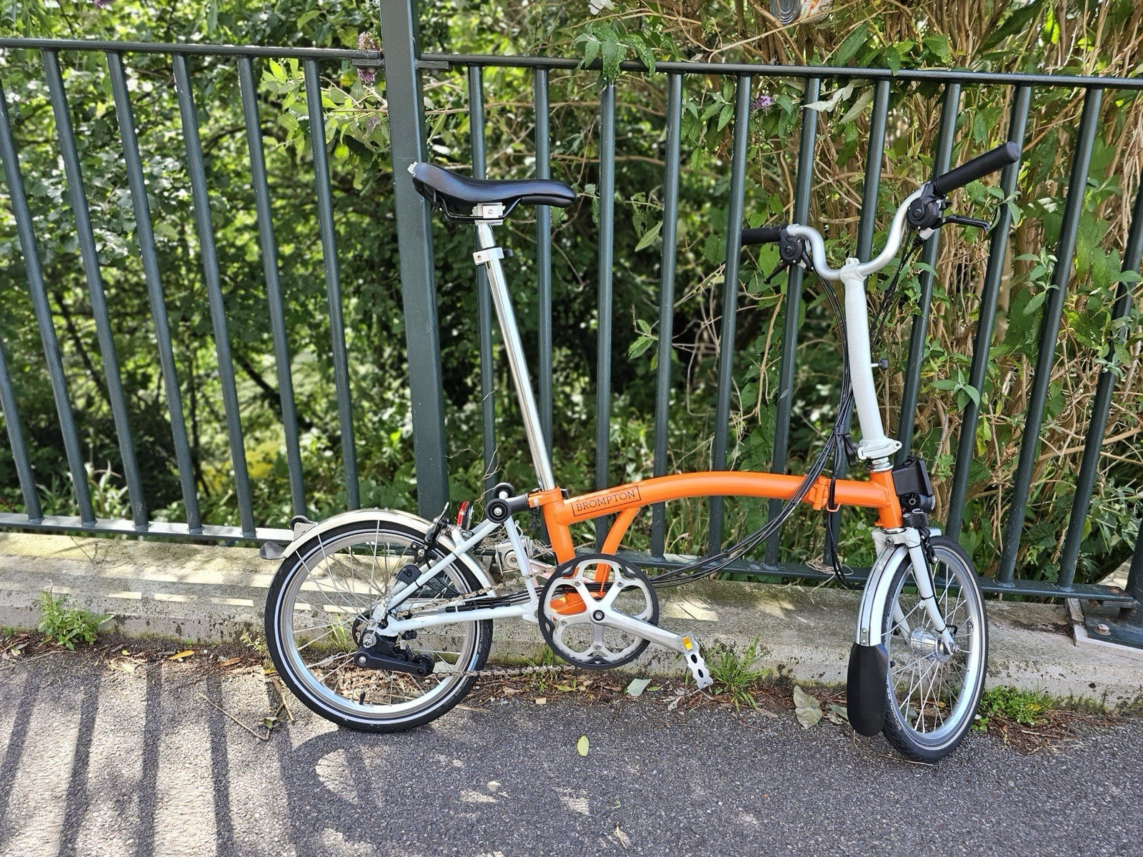 Brompton Folding Bike 16in Wheels Orange/white Silver Mudguards Cruiser Bar