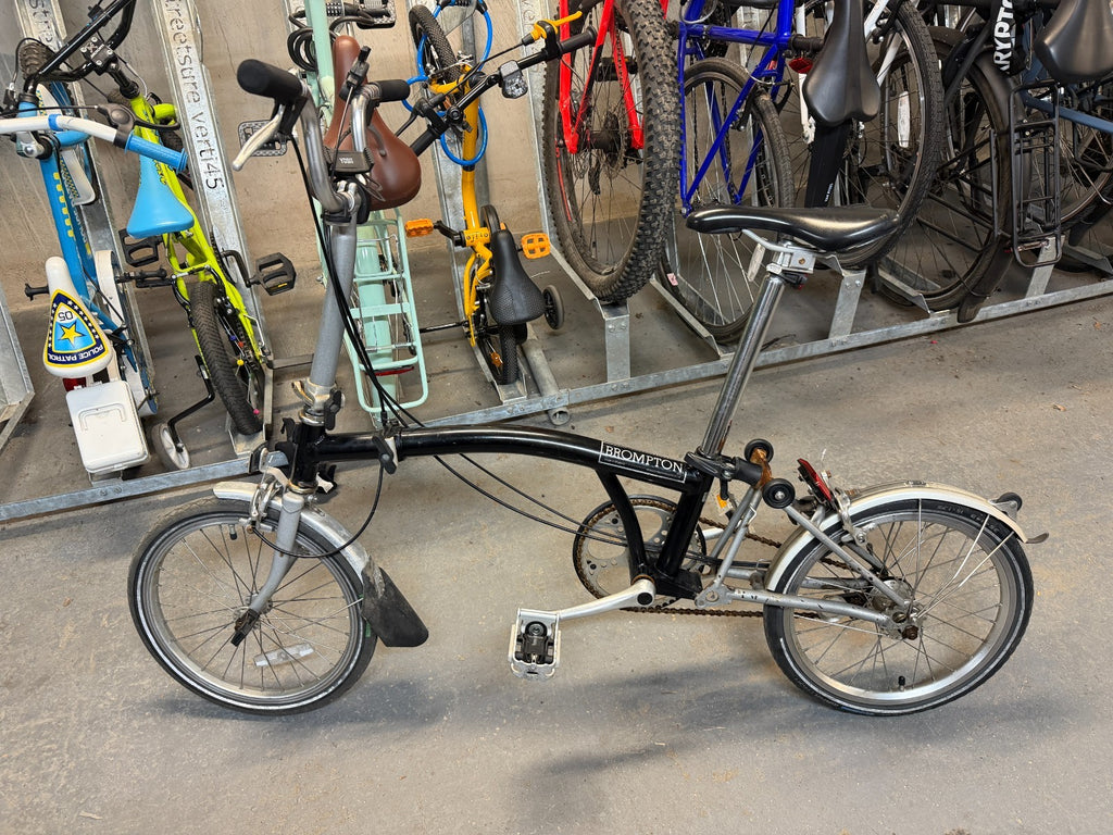 Brompton M6L 6 Speed Folding Bike Black, M-Type Bars, Mudguards - Putney SW15