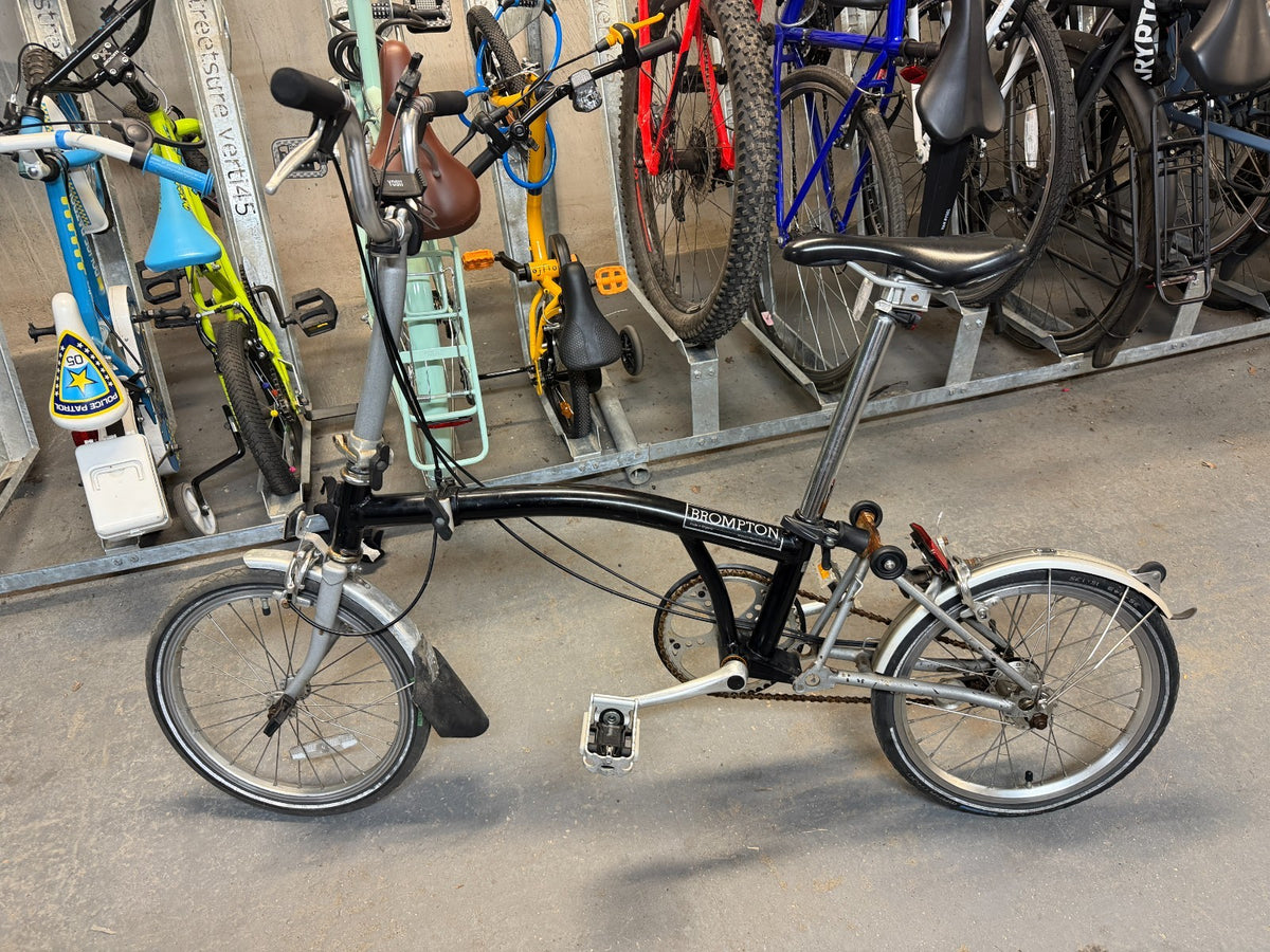 Brompton M6L 6 Speed Folding Bike Black, M-Type Bars, Mudguards - Putney SW15
