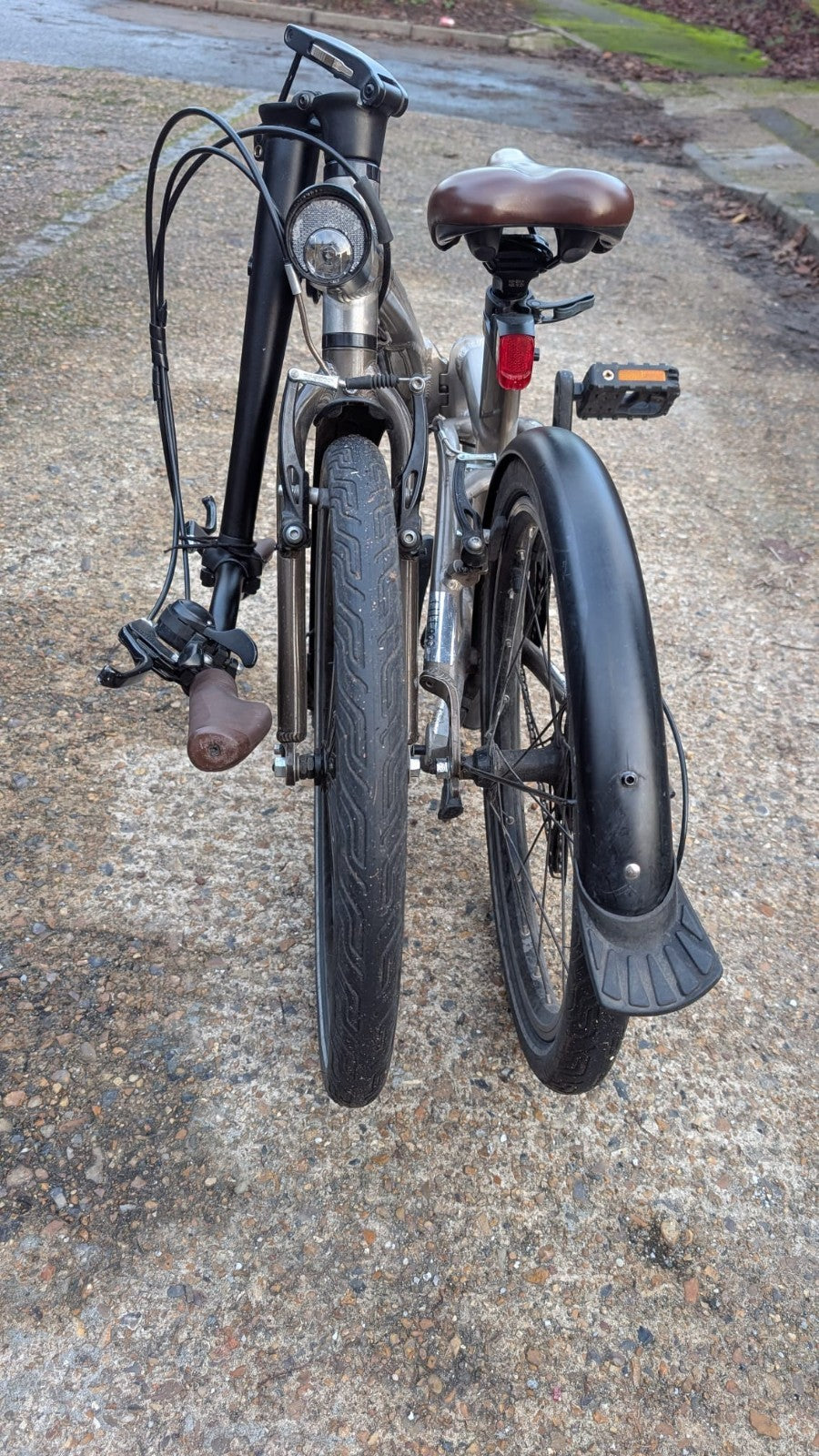 Btwin Tilt 900 Folding Bike 9 Speed Lightweight.