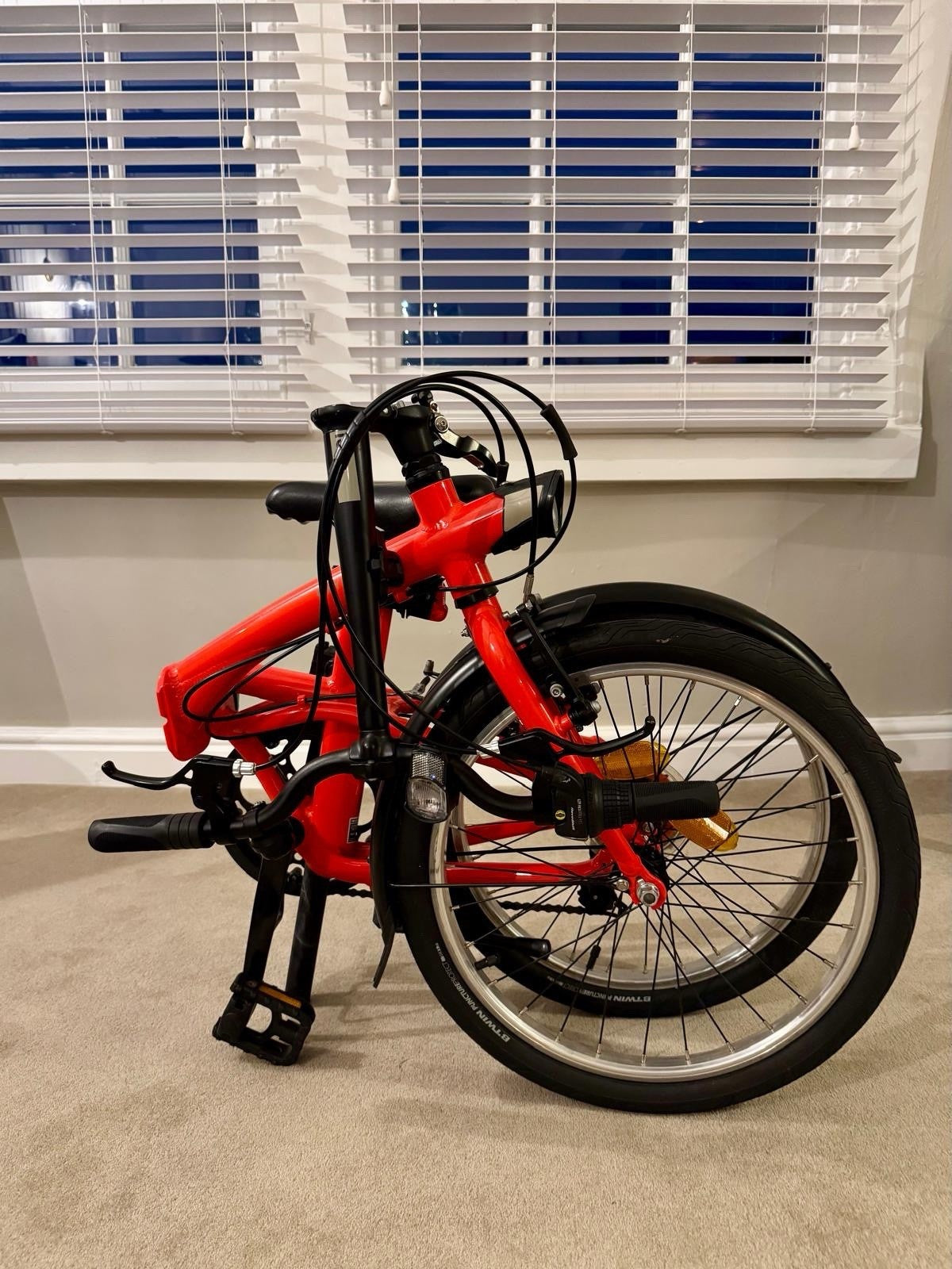 Oxylane Tilt 500 Folding Bike 6 Gears With Cover ,pump & Lock