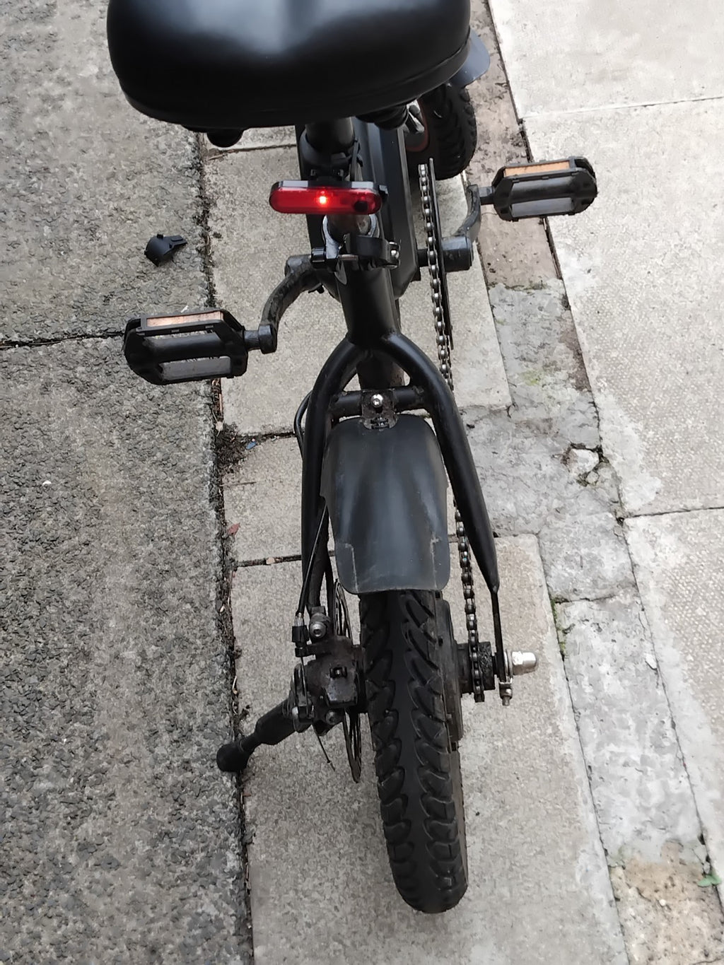 DYU 14in Folding Bike Black/Red Flat Bar Mechanical Disc Brakes Mudguards