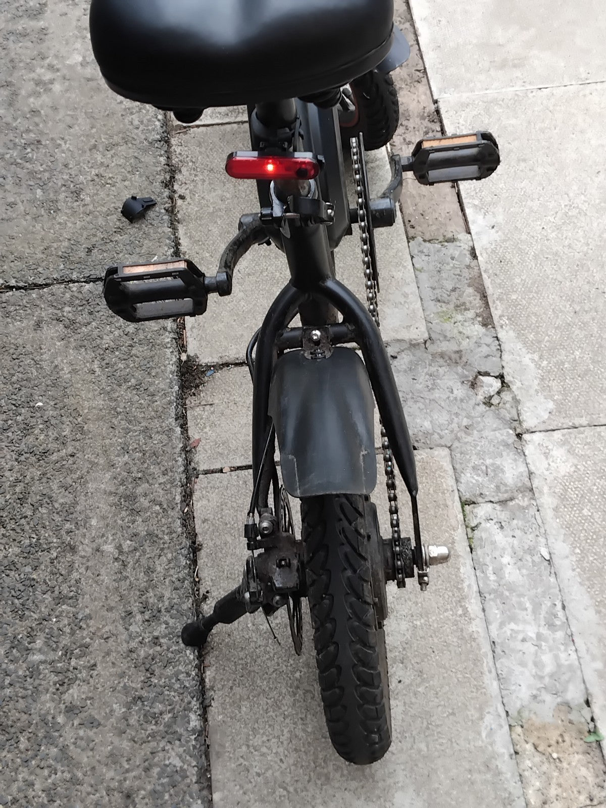 DYU 14in Folding Bike Black/Red Flat Bar Mechanical Disc Brakes Mudguards