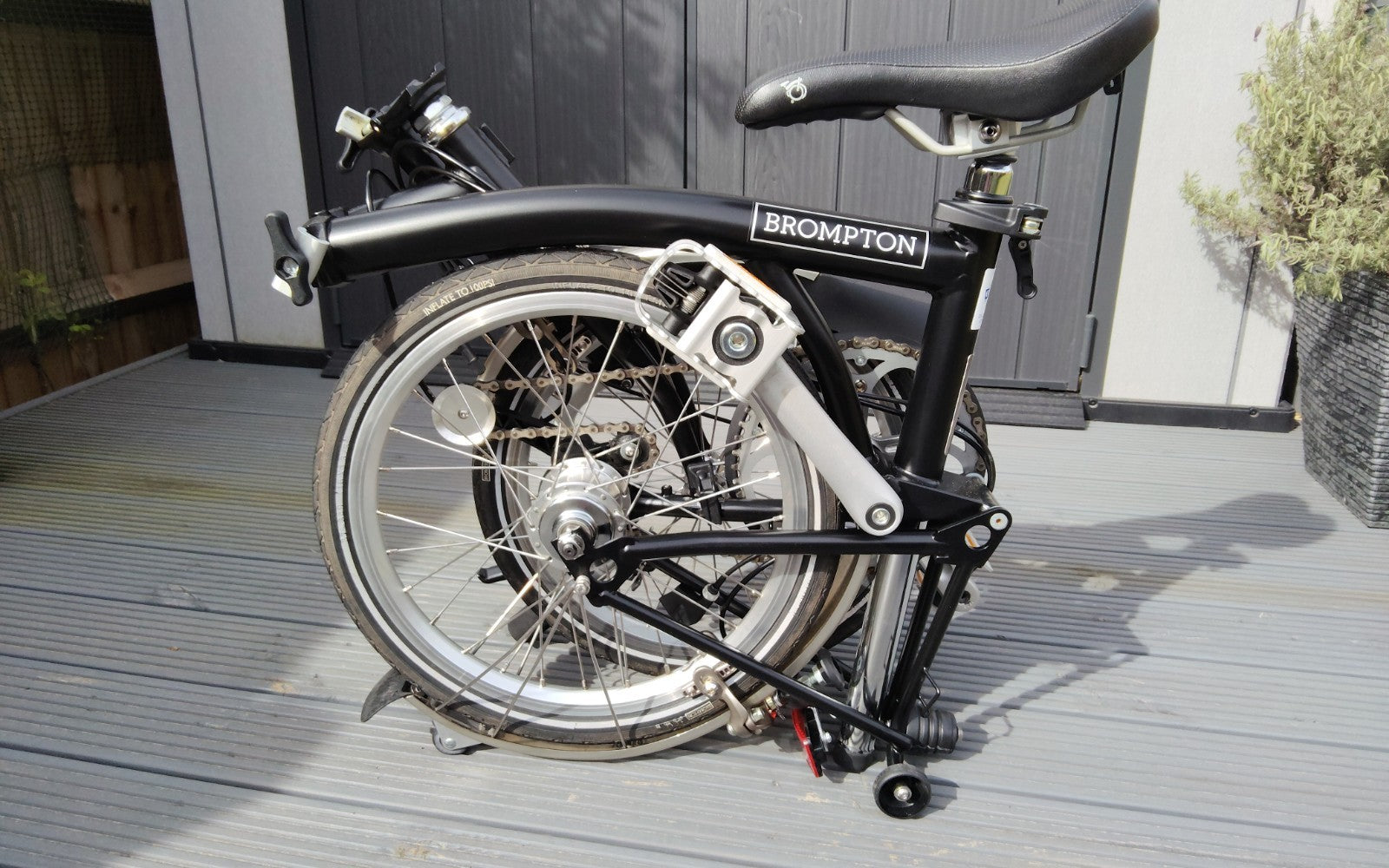 Brompton M3L Folding Bicycle with Reinforced Carry Bag