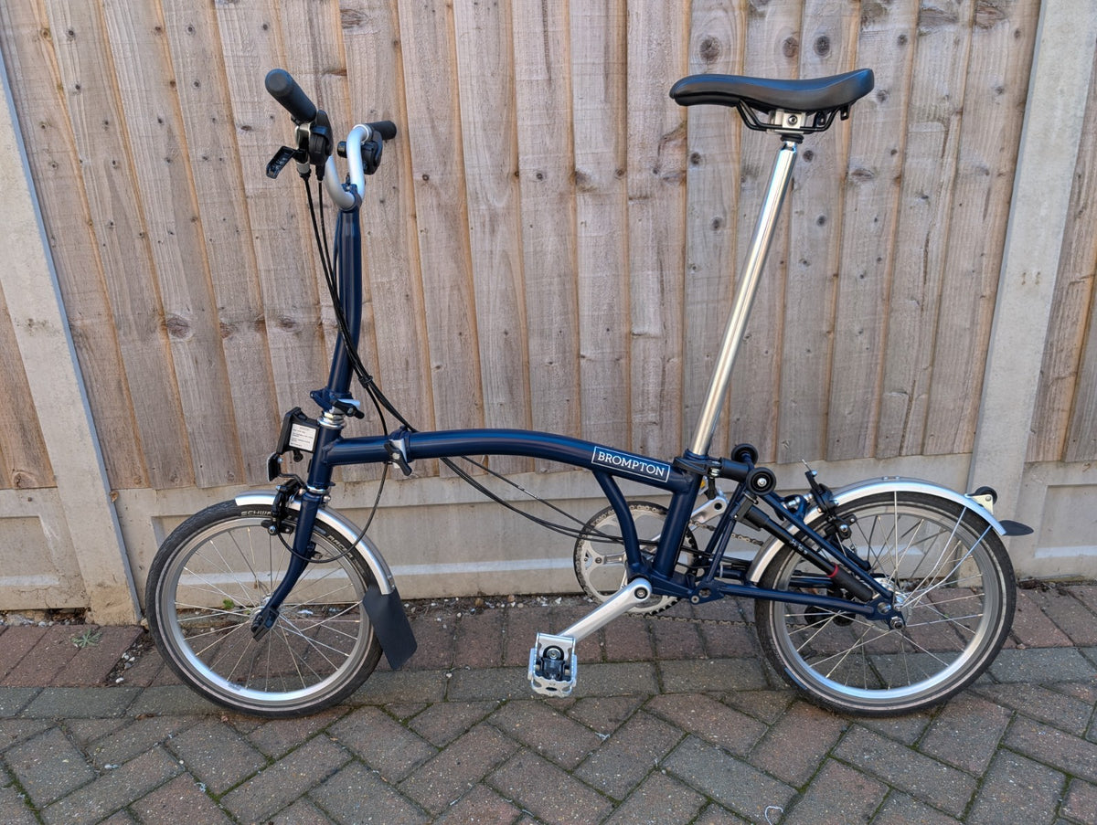 Brompton M6L Folding Bicycle Midnight Blue used in great condition + pump