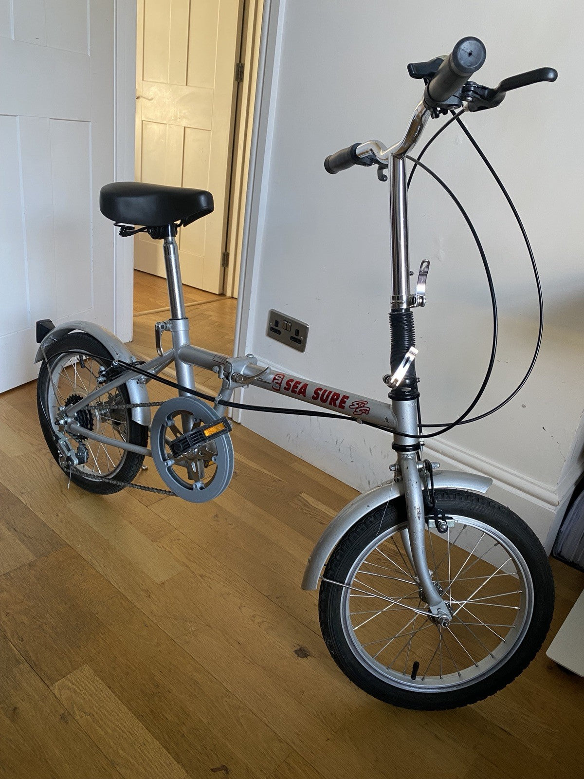 Sea Sure Folding Bike Excellent Condition 6 Speed With Carry Bag