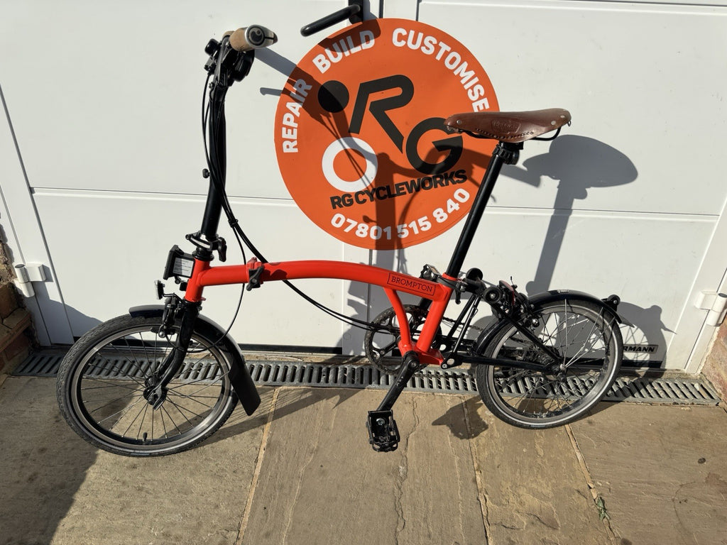 Brompton 2023 C Line Orange 6 speed Excellent condition