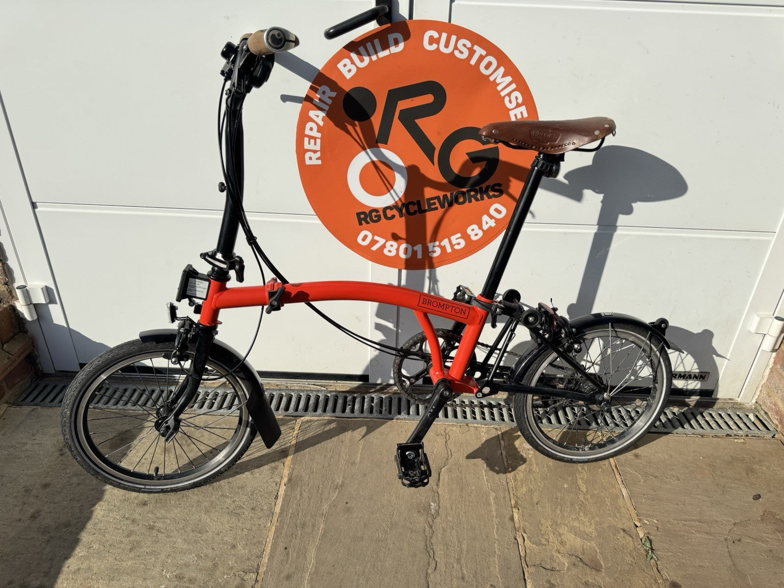 Brompton 2023 C Line Orange 6 speed Excellent condition