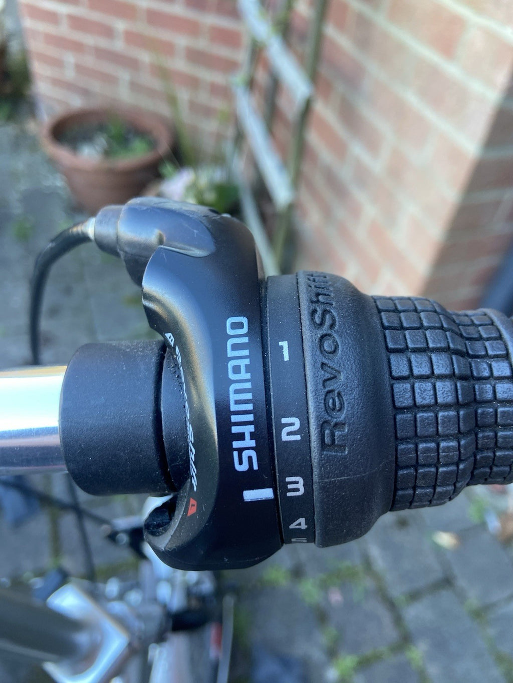 Aluminium Apollo Transition folding bike in good condition with a comfort saddle