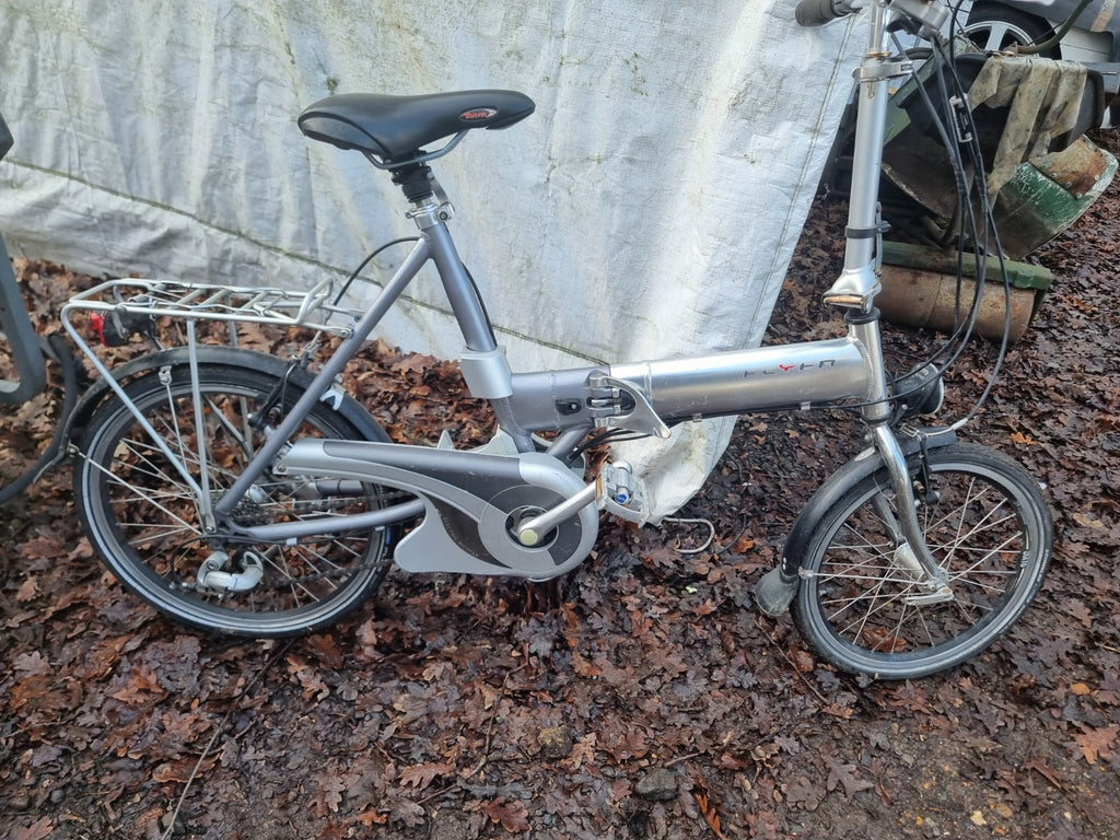 Flyer Folding E Bike With Built In Motor At The Pedals