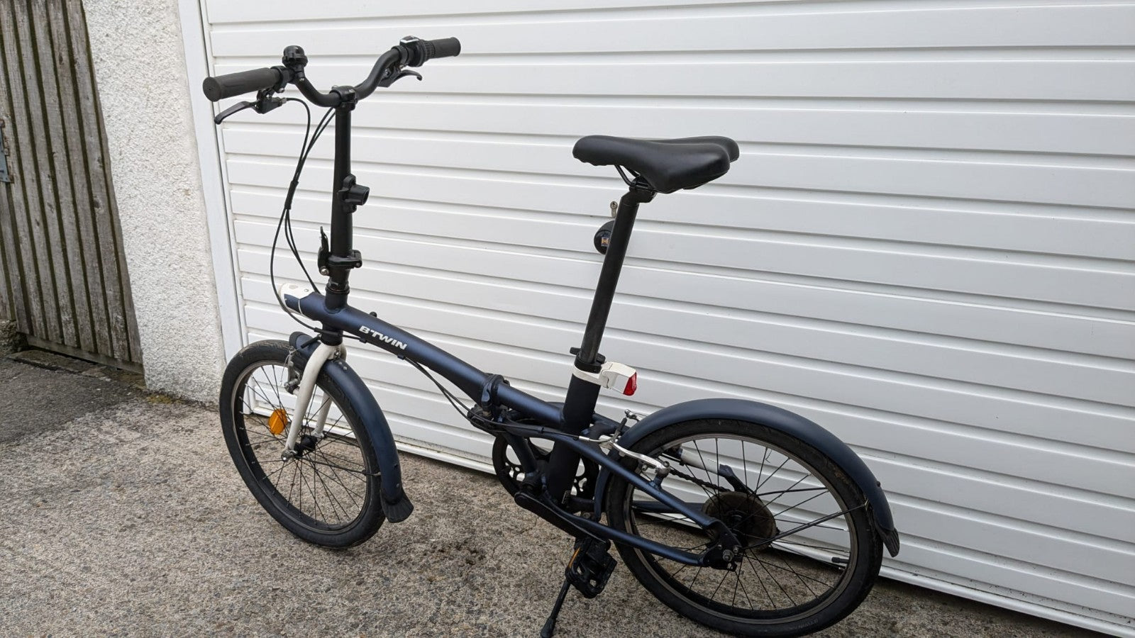 B'Twin Tilt 500 Folding bicycle