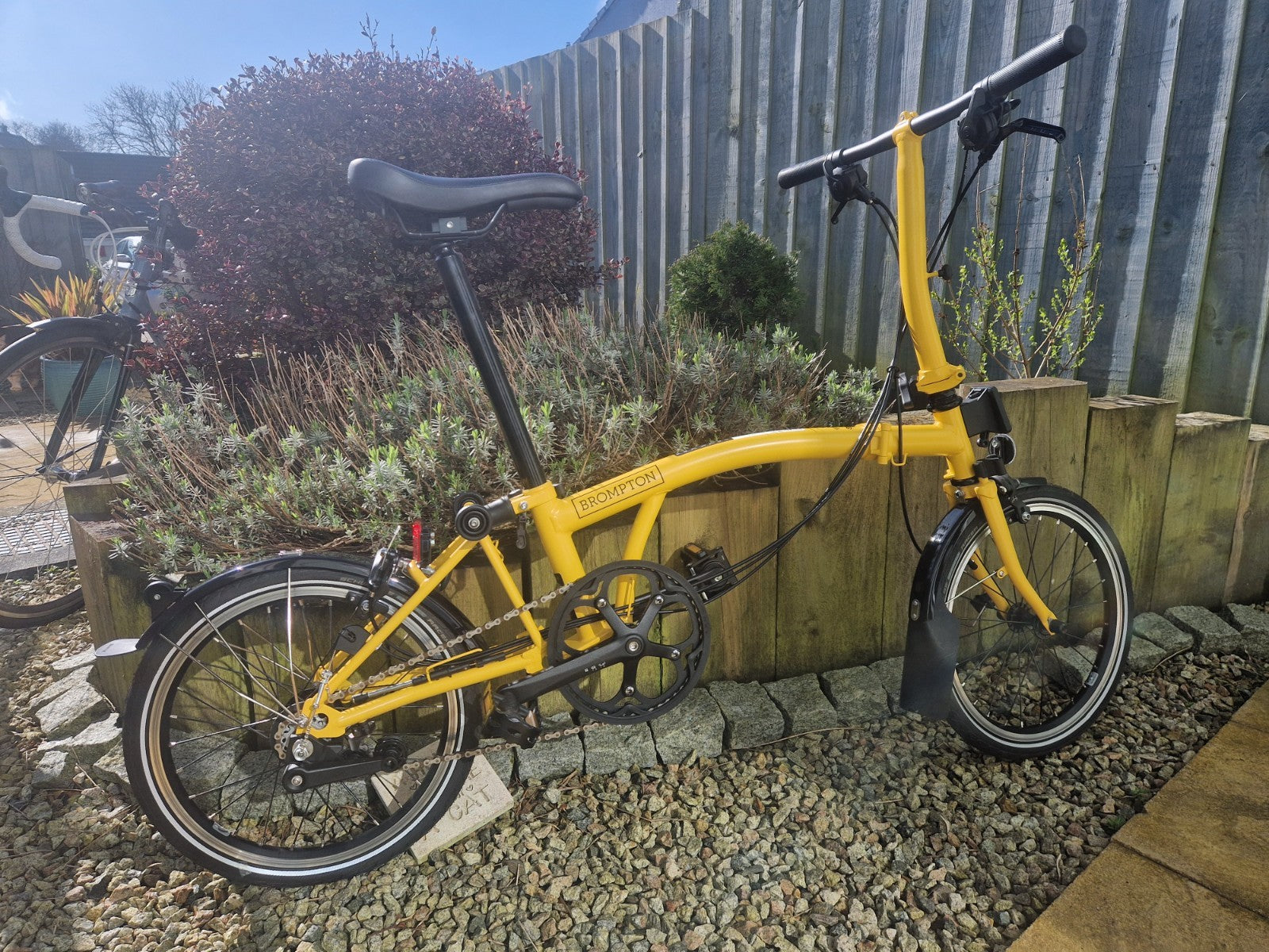 Brompton C line 6 speed folding bike used twice!