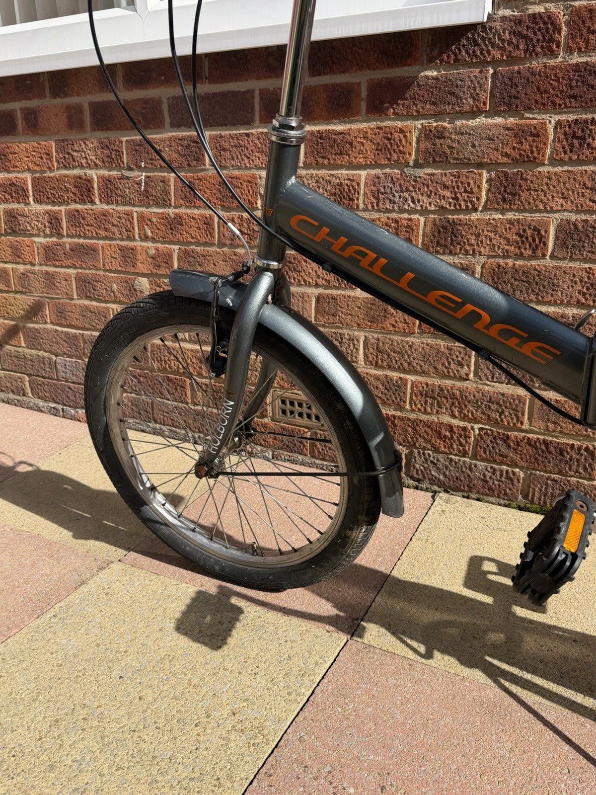 Holborn Challenge 20-inch Wheels Folding Bike Unisex With 6 Gears.