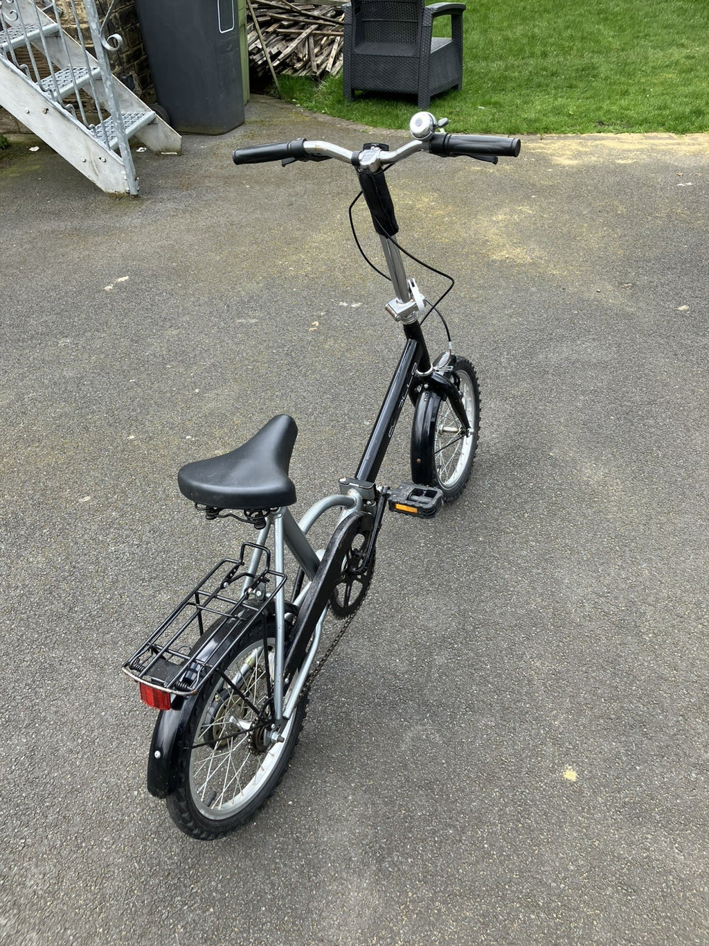 Apollo  Adult Folding Bike.  20" Wheels.