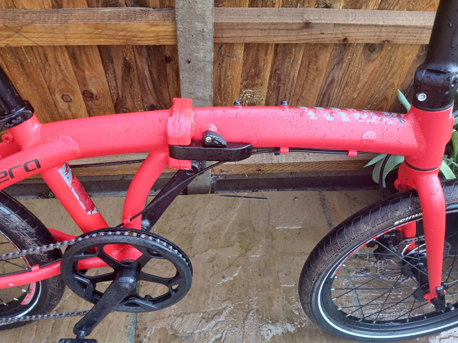 Carrera Intercity Disc Folding Bike Big Apple VGC