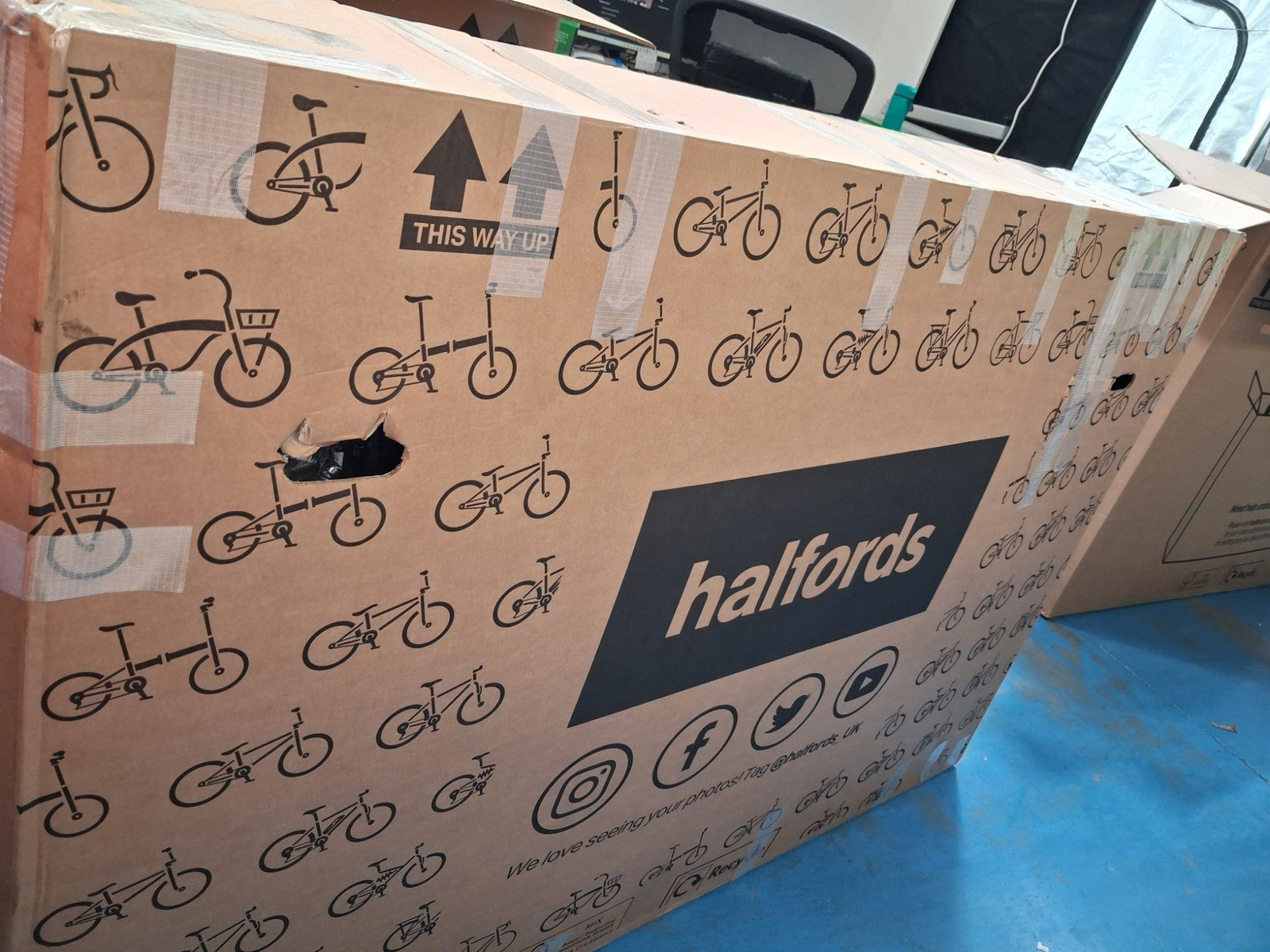 Raleigh Stow-E-Way Folding Compact 7-Speed 20" Wheel Alloy E--Bike - Dark Blue