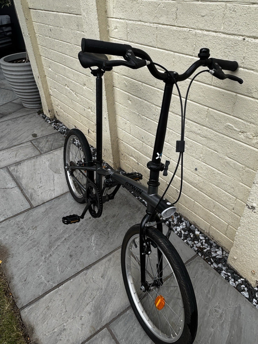 B'TWIN Hoptown 300 20in Folding Bike M Frame Grey/Black Reflectors