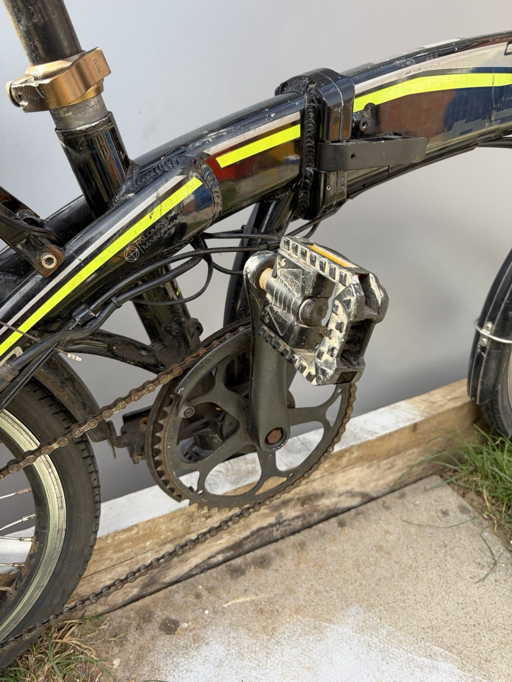 Carrera Cross City Folding Bike