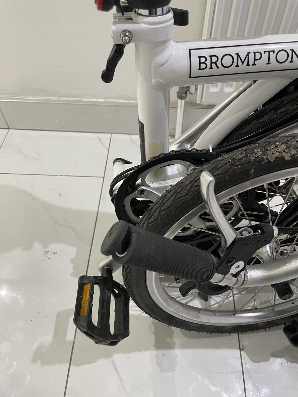 Brompton A Line Folding Bike – 3 Speed + Brompton Folding Pedal. Collection Only