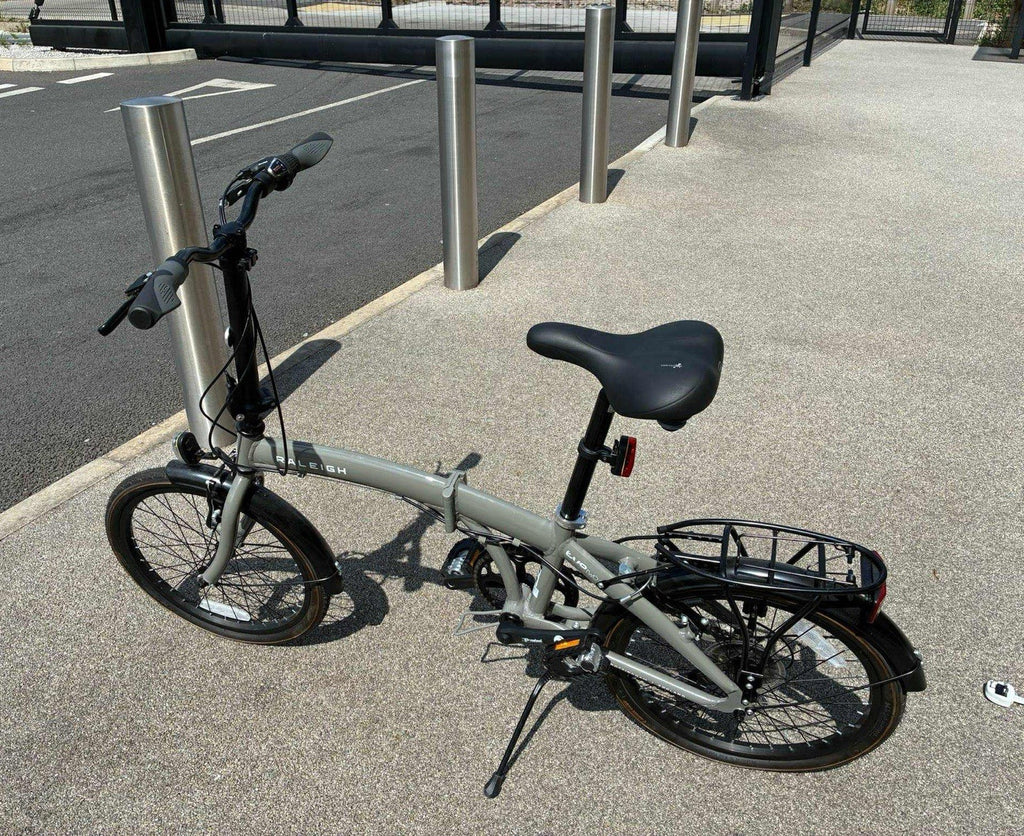 Raleigh Evo 20in Folding Bike Grey/Black, Rear Rack & Mudguards, V-Brakes