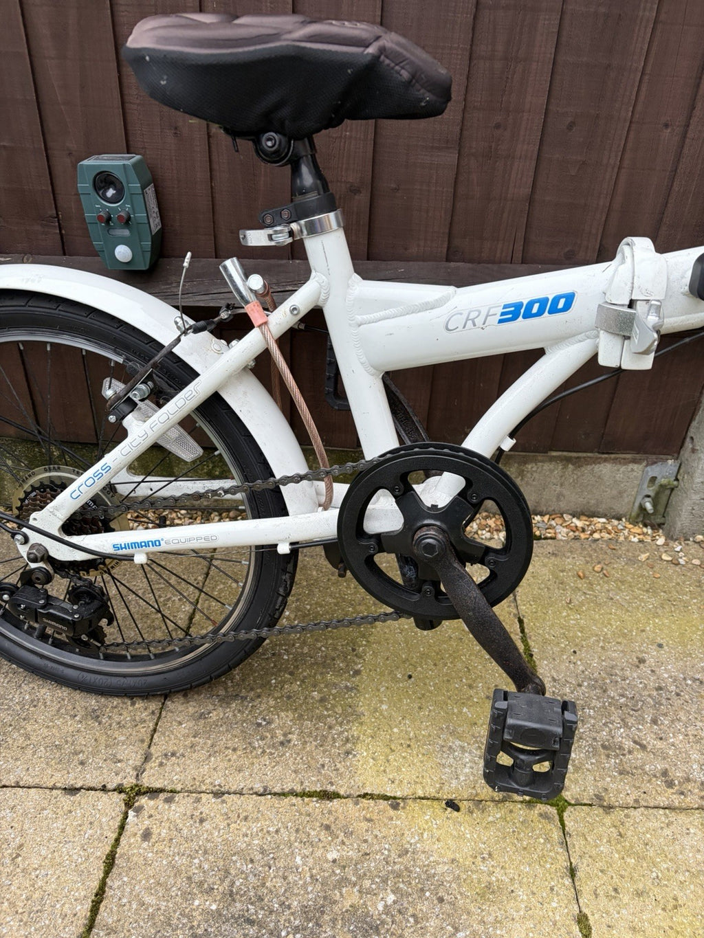 Cross CRF300 Folding Bike 20in White/Black Steel Kickstand Rear Rack