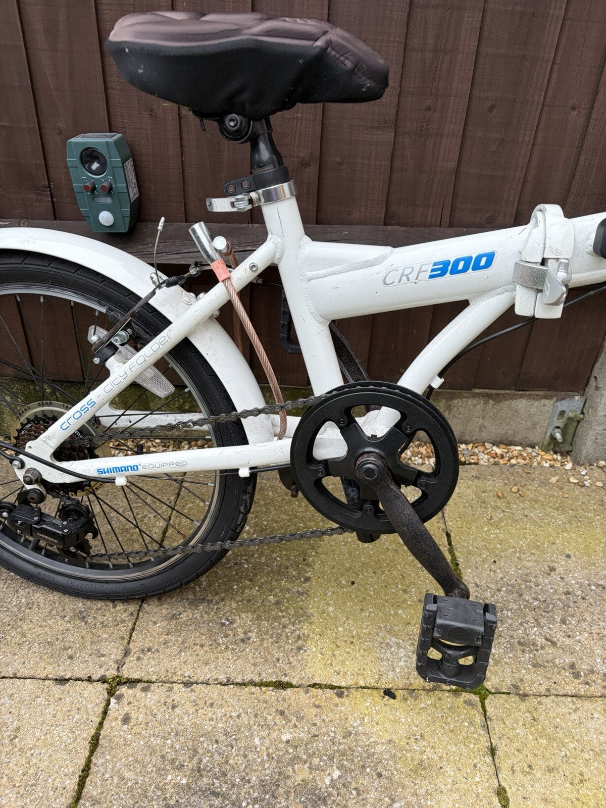Cross CRF300 Folding Bike 20in White/Black Steel Kickstand Rear Rack