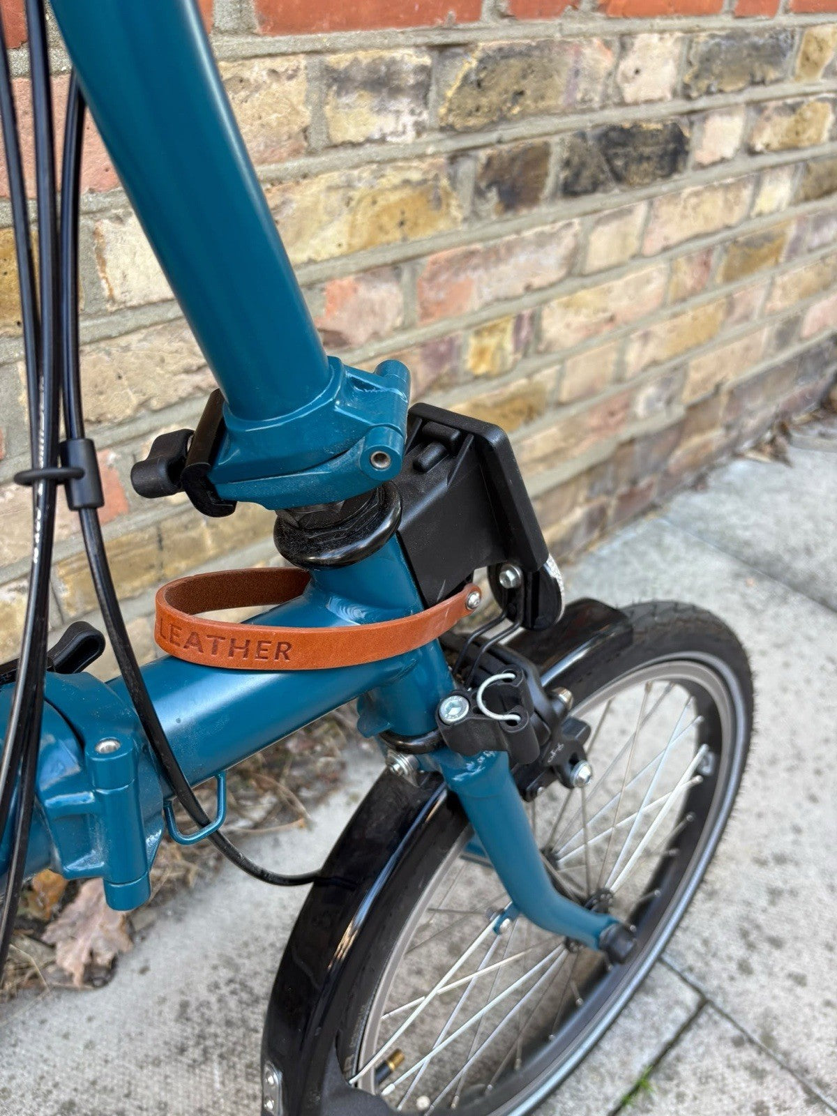 Brompton C Line 2-Speed Folding Bike Ocean Blue – Excellent Condition + Lights
