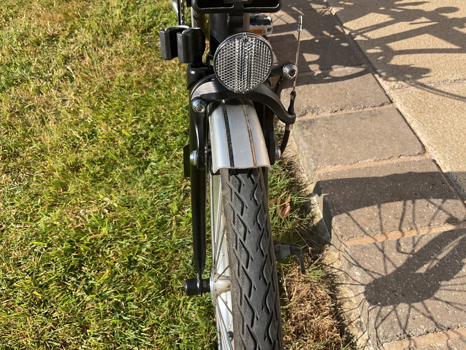 2021 Brompton M6L (C Line) Immaculate Condition. 6 Speed. Front carrier Bag