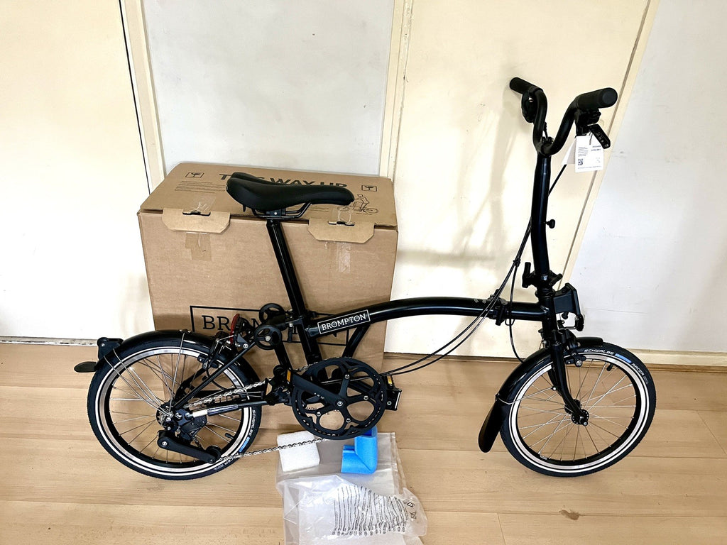 Brompton C Line, 2026 4 Speed Black, Black Ed, Mid bar NEW