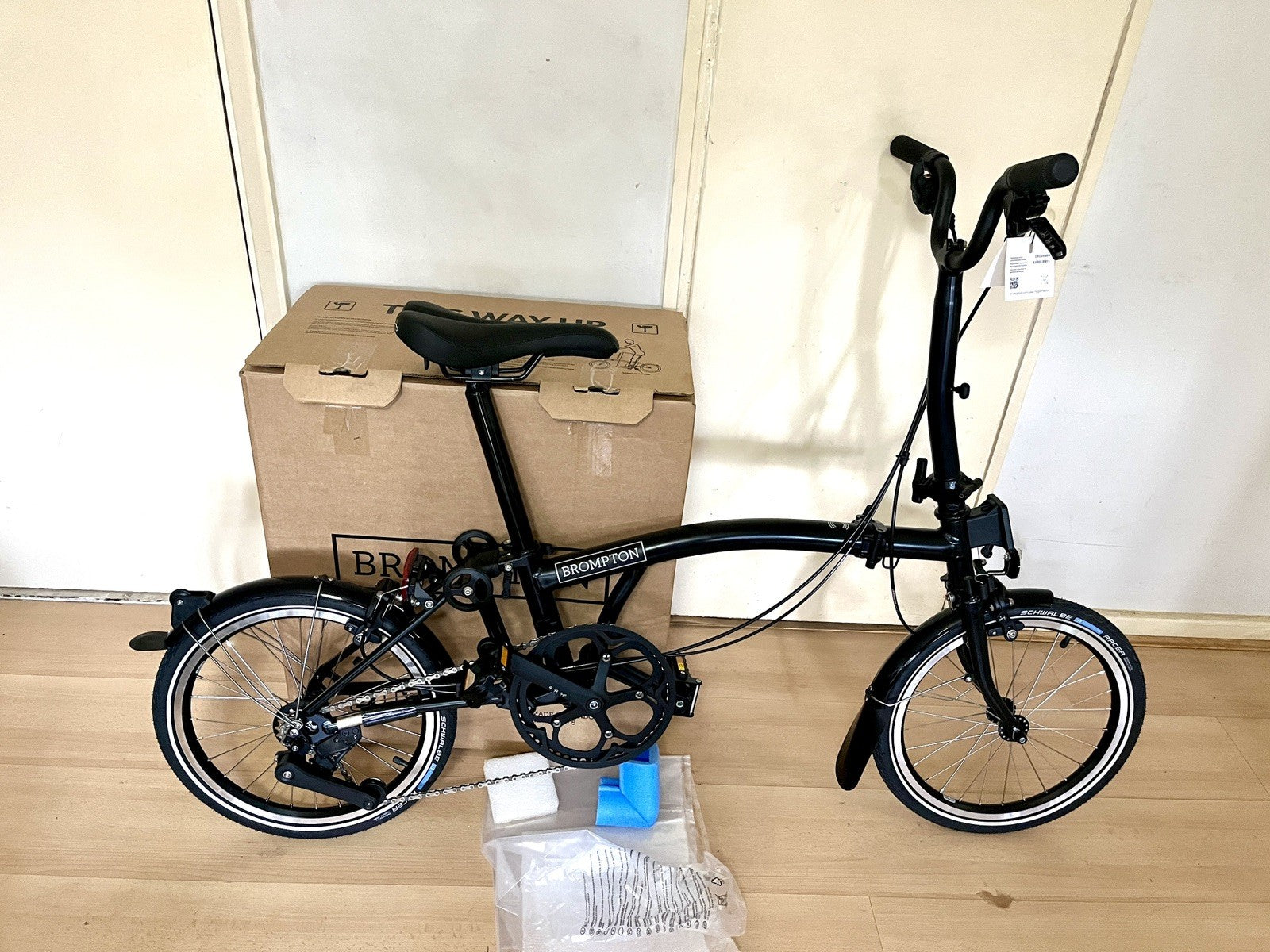 Brompton C Line, 2026 4 Speed Black, Black Ed, Mid bar NEW