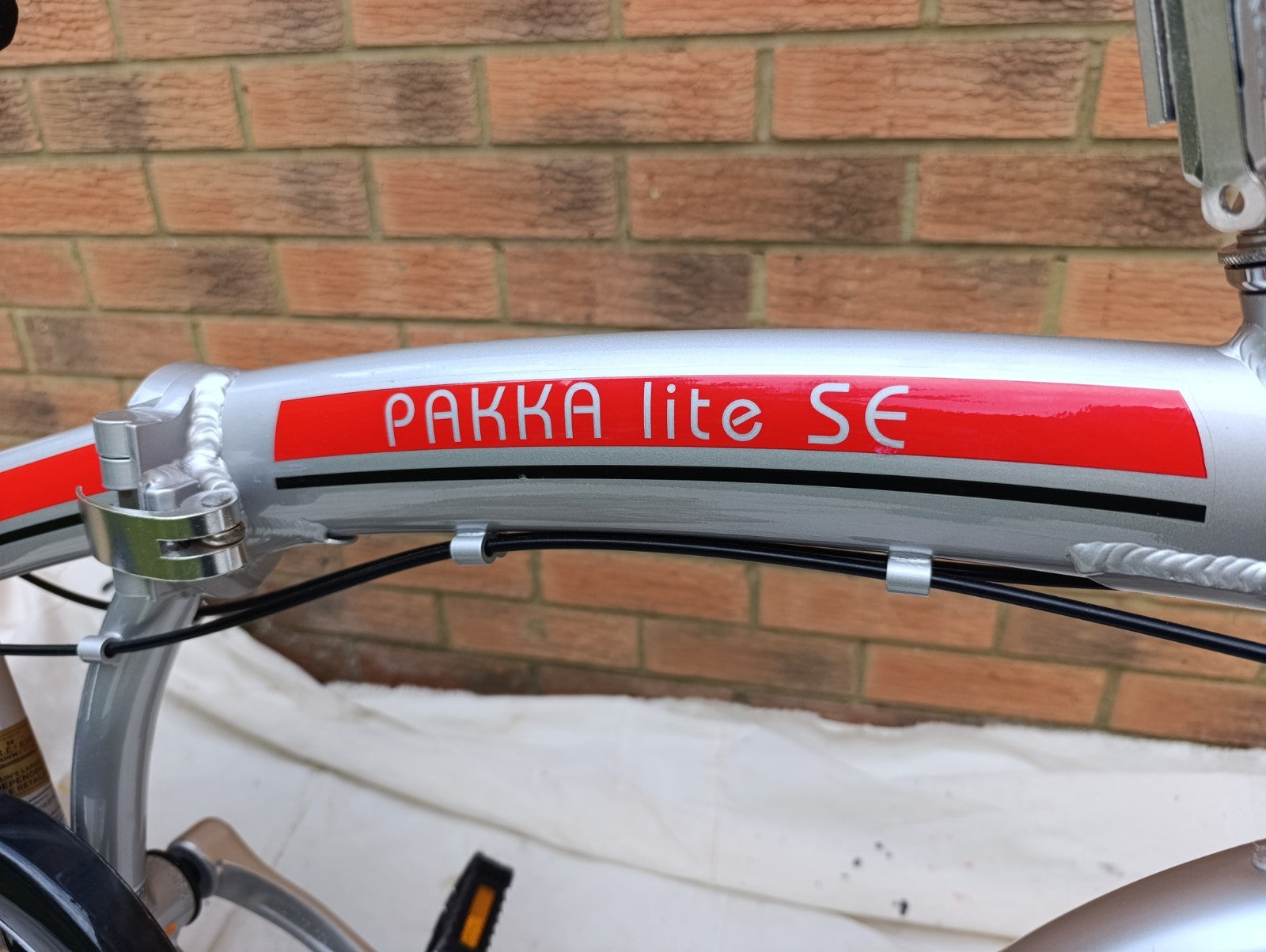 Ammaco Pakka Lite 20 Inch Wheel 6 Speed Alloy Folding Bike Silver