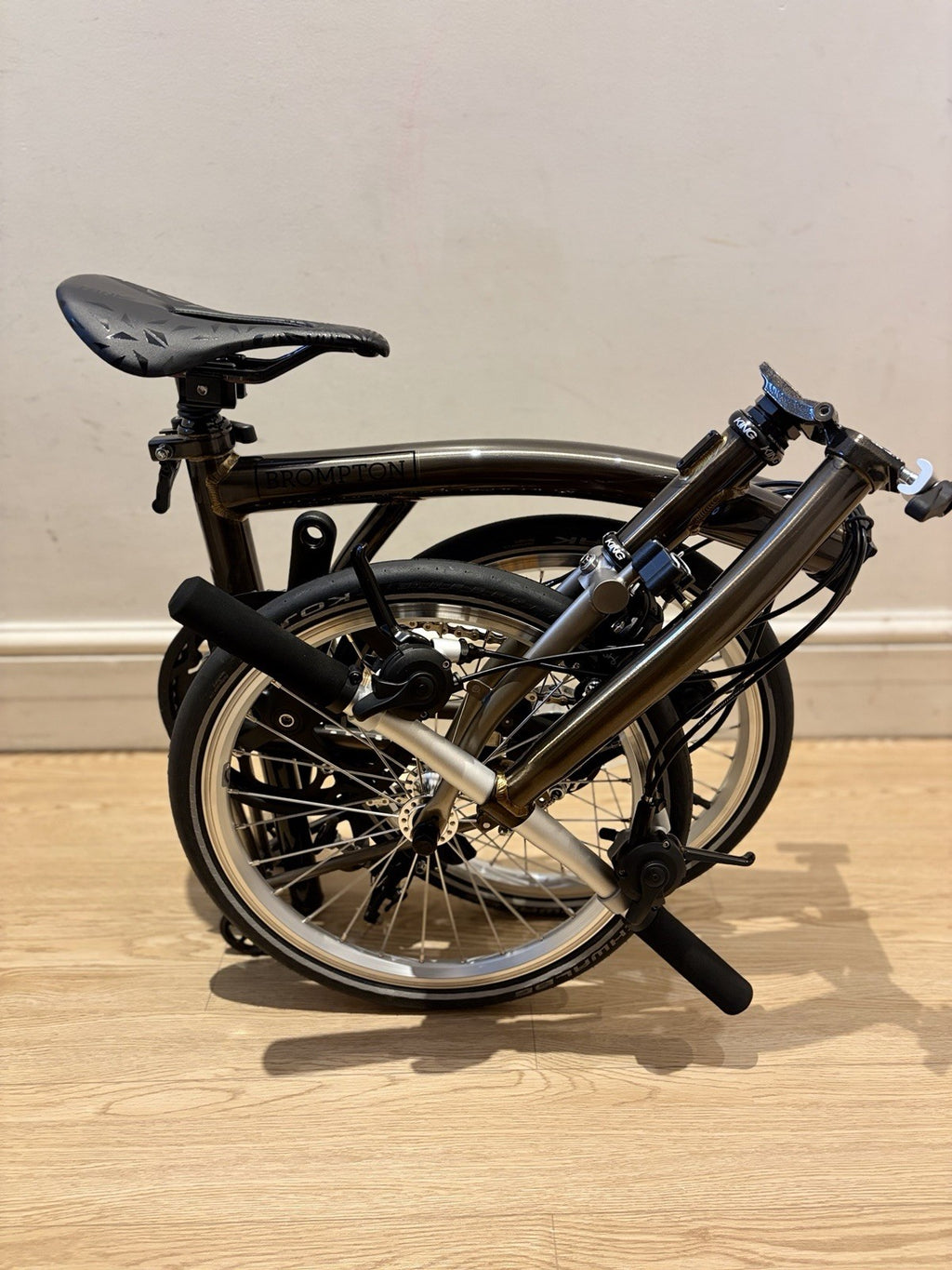 Brompton Folding Bike 16 in Wheels black lacquer 6 speed  Unisex Adults bike