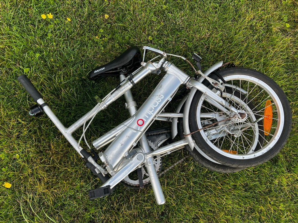 3 speed Compass folding bike (commuter, caravan or boat bike) , kickstand & rack