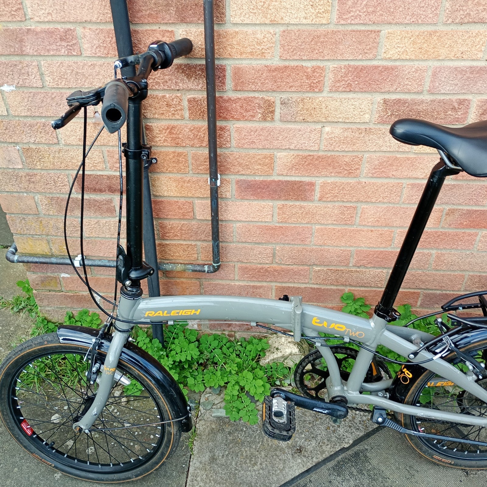 Raleigh Evo 2 Folding Bike 7-Speed Shimano Gears, Grey