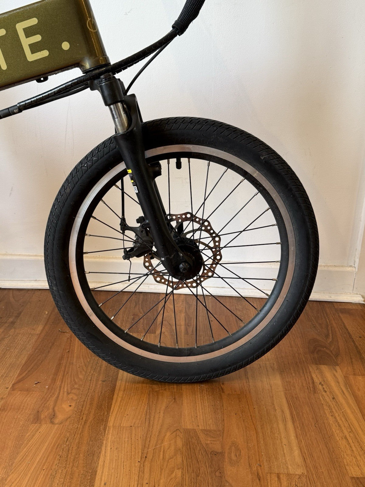 Olive Gold 250W MATE City Bike with 60mile Range, Discs & Full Suspension