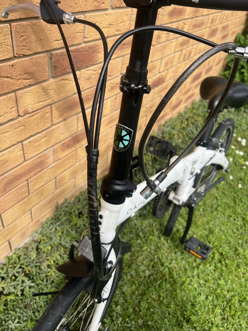 Dahon Vybe D7 Folding Bike (£599 New) white happy to ship