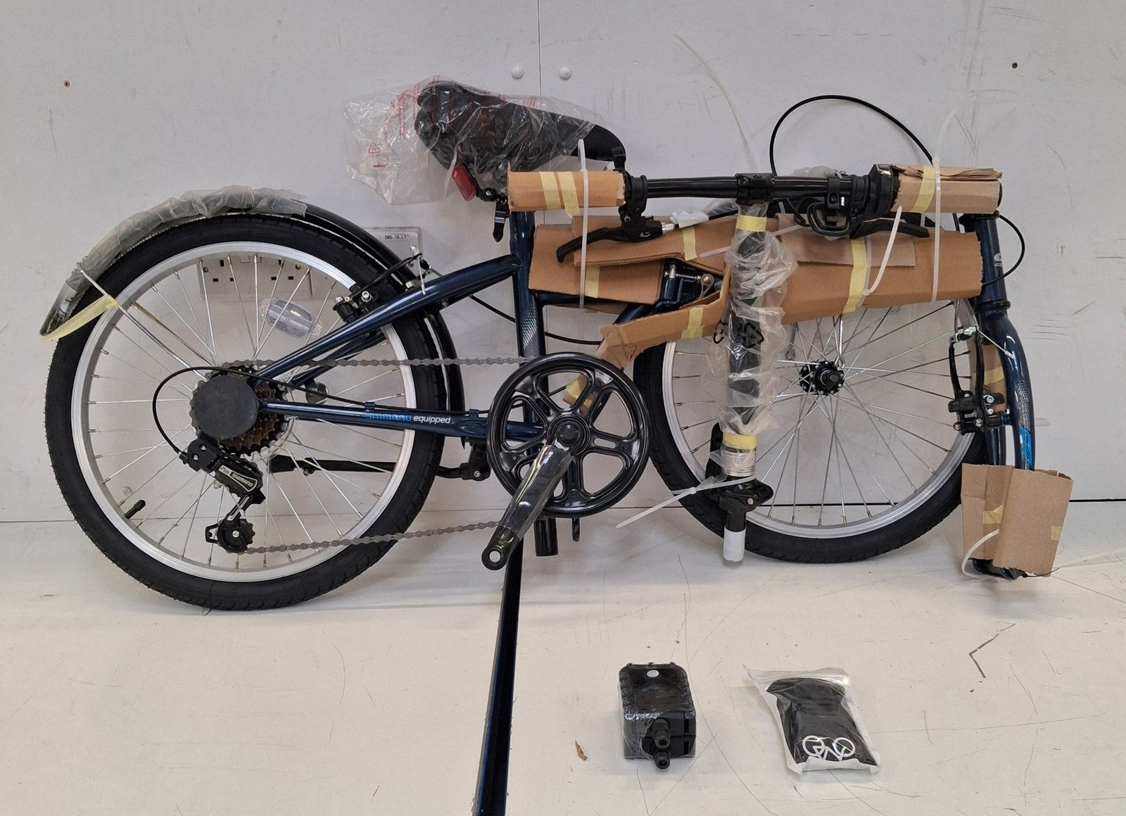 Apollo Transport Compact Folding 20" Wheels Steel Frame 6-Speed Bike - Navy A